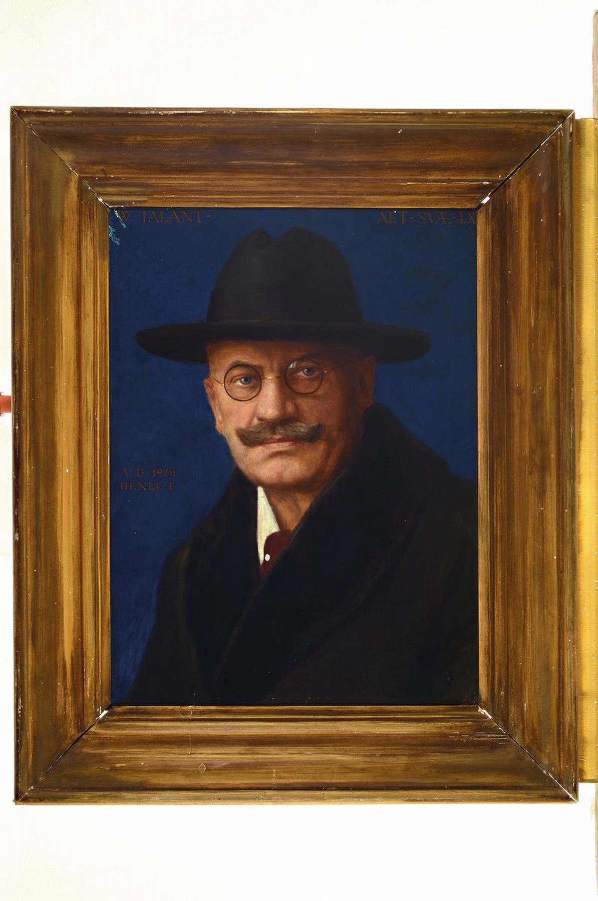 Detail l: F. Henle, datiert 1926, Paar Porträts des Ehepaars Jalant, auf blauem Grund, in gold bez.: signiert und dat., am oberen Rand die Namen der ...