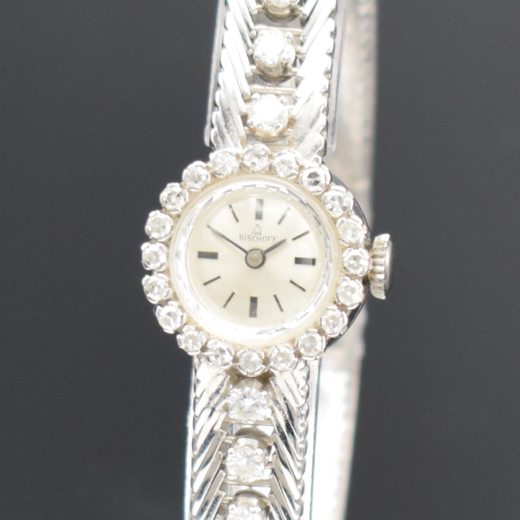Detail a: BISCHOFF Damenarmbanduhr in WG 750/000 mit Diamanten, Schweiz um 1965, Handaufzug, Geh. an Goldband in WG 750/000, Boden aufgedr., Lünette & Band m. ...