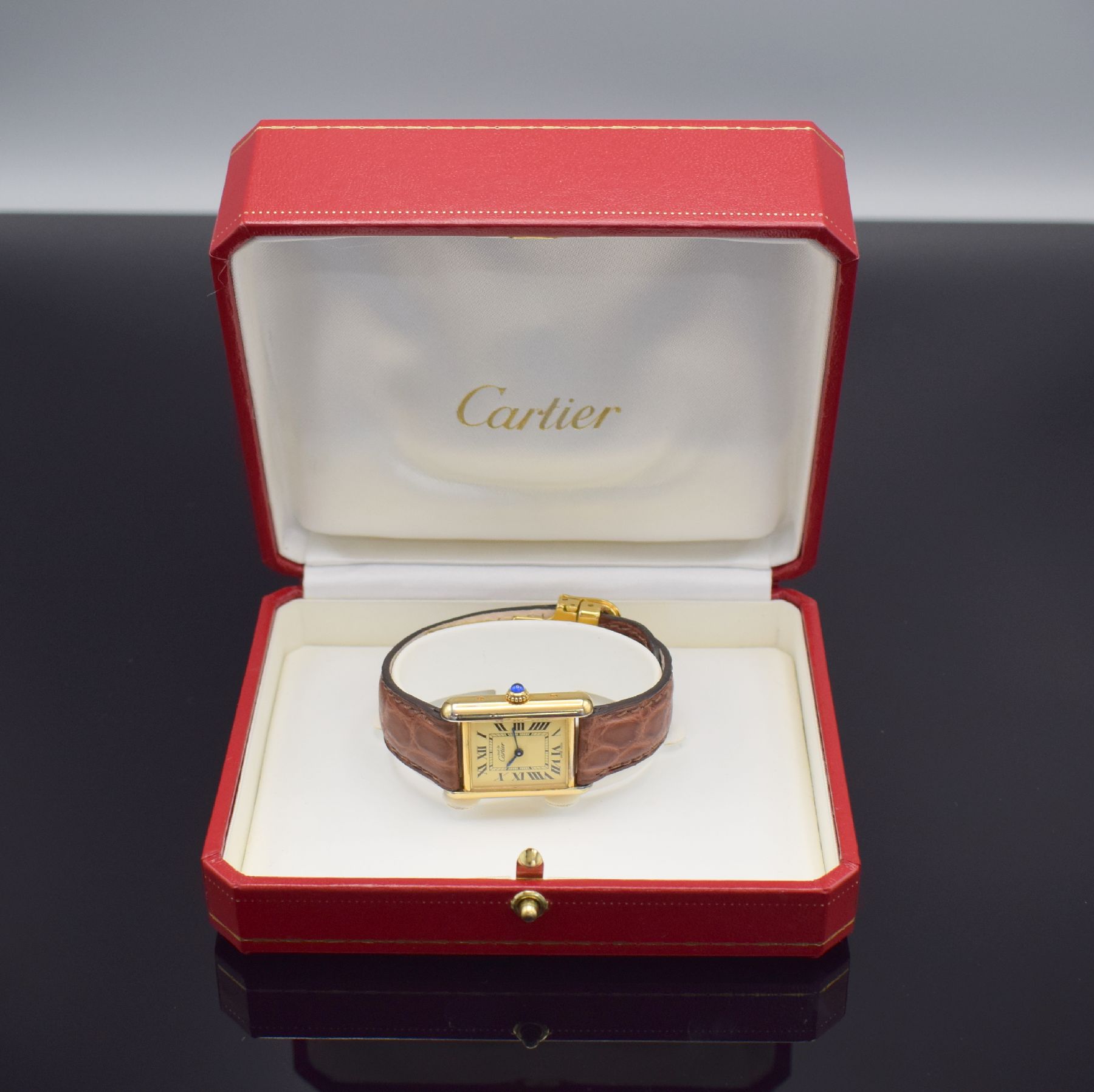 Detail f: CARTIER Damenarmbanduhr Serie Tank Referenz 2415, verg. Sterlingsilbergeh., Boden 8-fach verschr., Lederband m. verg. orig. Dornschl., quarz, ...