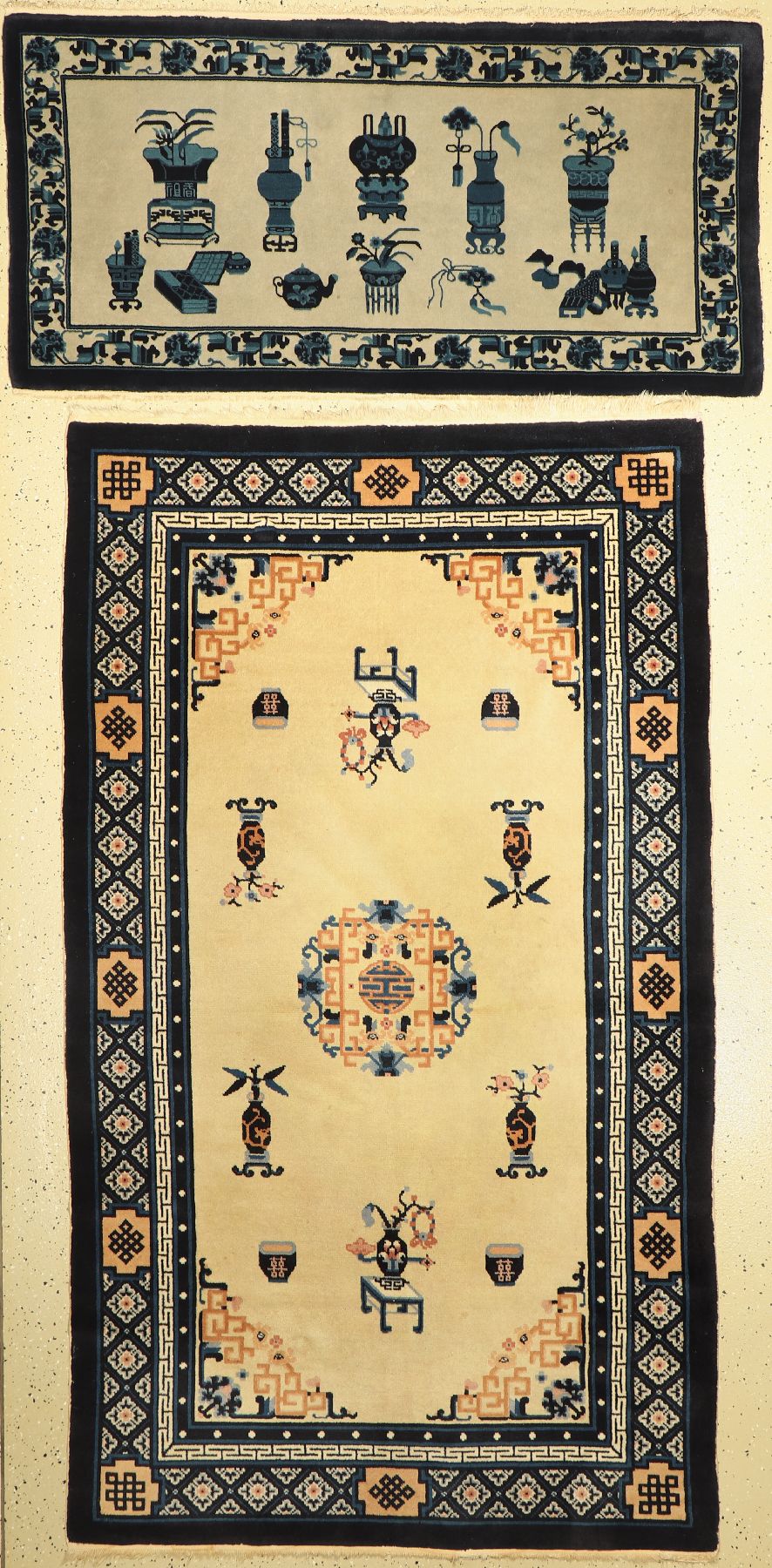Ein Paar Antik Finished, China, ca. 50 Jahre, Wolle auf Baumwolle, ca. 210 x 123 cm, ca. 140 x 70 cm, EHZ: 2-3