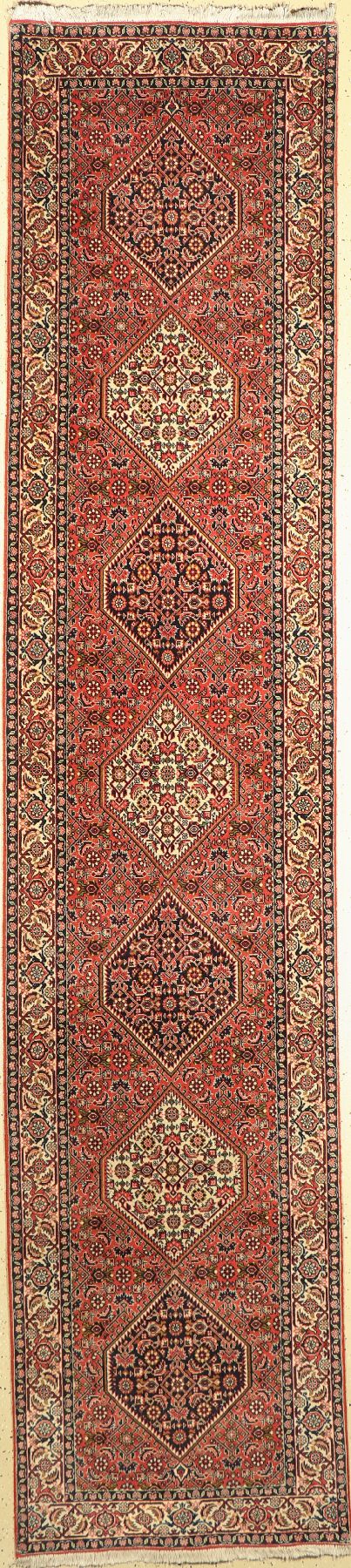 Bidjar, Persien, ca. 50 Jahre, Wolle auf Baumwolle, ca. 395 x 85 cm, EHZ: 2
