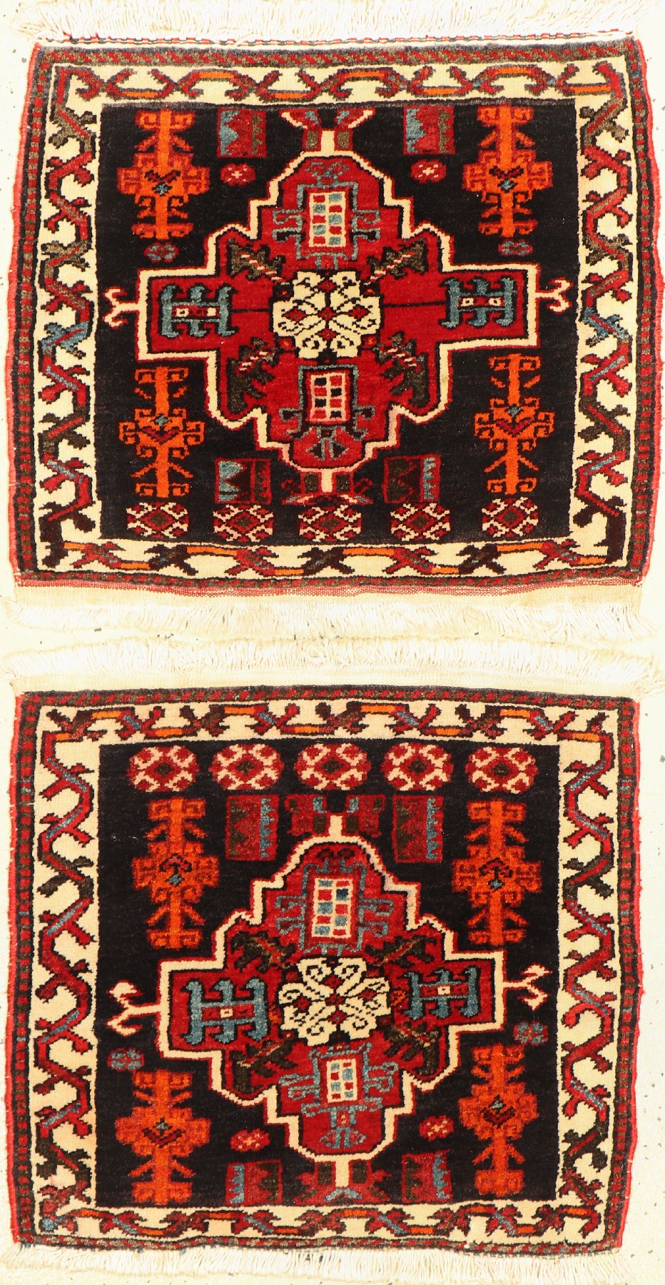 Ein Paar Afschar, Persien, ca. 50 Jahre, Wolle auf Baumwolle, ca. 60 x 50 cm, EHZ: 2