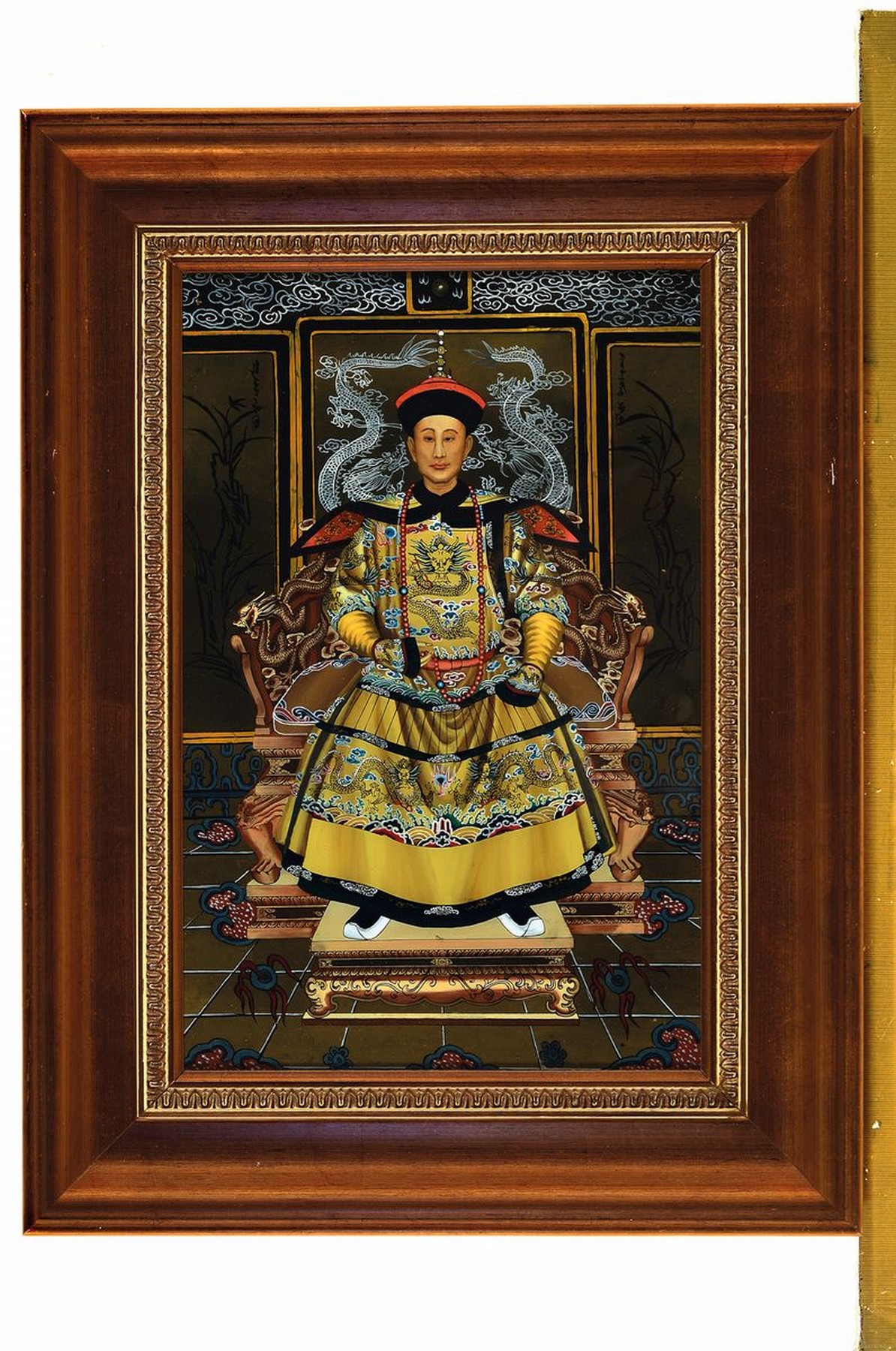 Detail k: Paar Hinterglasmalereien, China, 20.Jh., Kaiser und Kaiserin in vollem Ornat, gerahmt, Alterssp., je ca. 66x48 cm