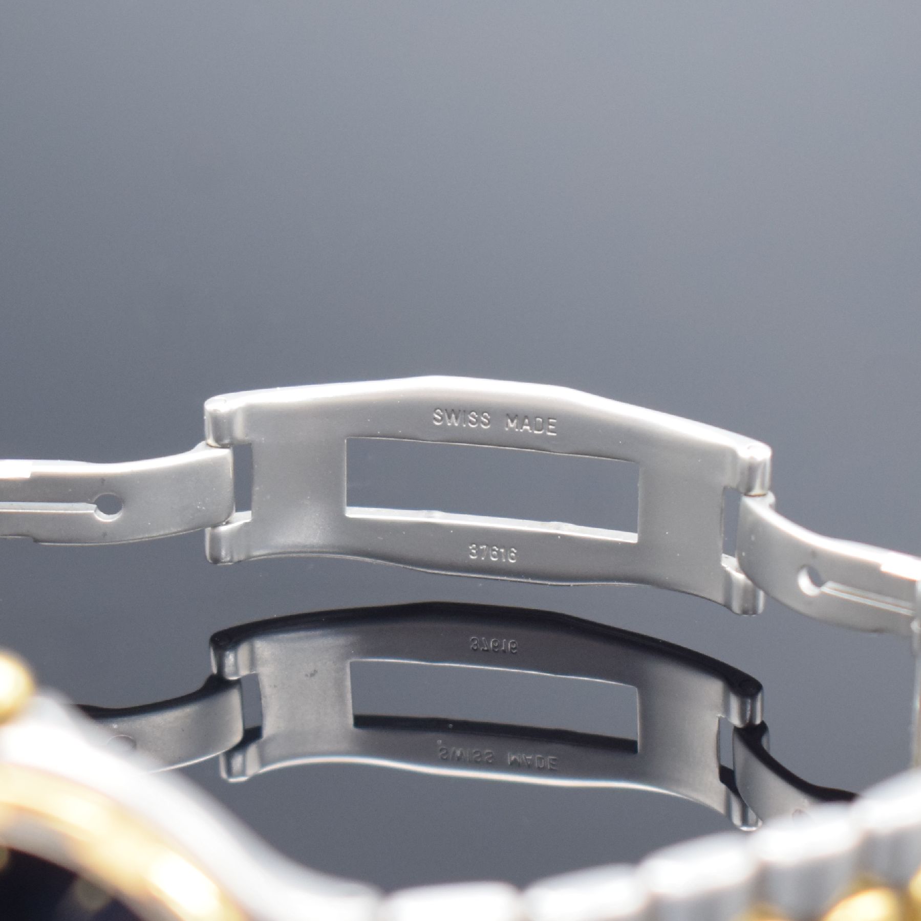 Detail c: LONGINES nahezu neuwertige Herrenarmbanduhr Serie Conquest mit Multifunktionsanzeige Referenz L16223156, matt., z. T. verg. Edelstahlgeh. inkl. ...