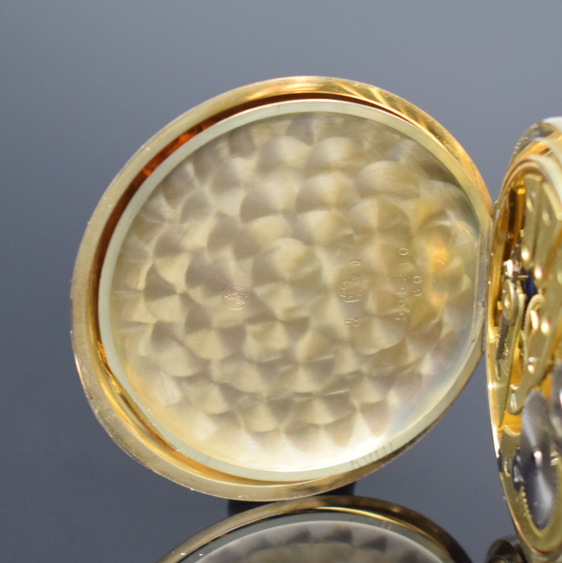 Detail f: Savonette Herrentaschenuhr in GG 585/000 an GG 585/000 Chatelaine, Schweiz um 1930, glattes 3 Deckel Goldgeh., Emailzifferbl. m. arab. Std., verg. ...