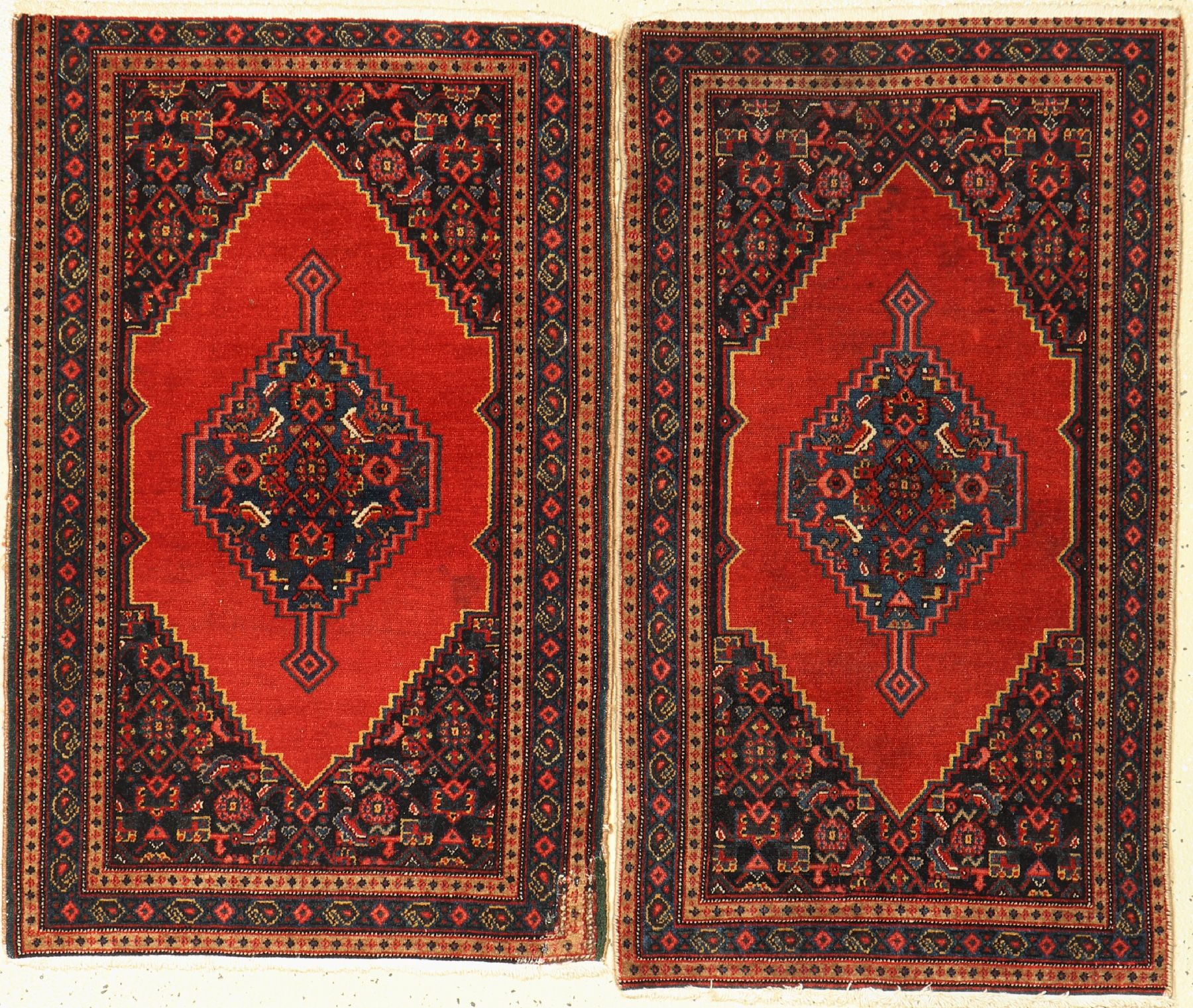 Ein Paar Antiker Senneh, Persien, um 1910, Wolle auf Baumwolle, ca. 95 x 56 cm, EHZ: 4