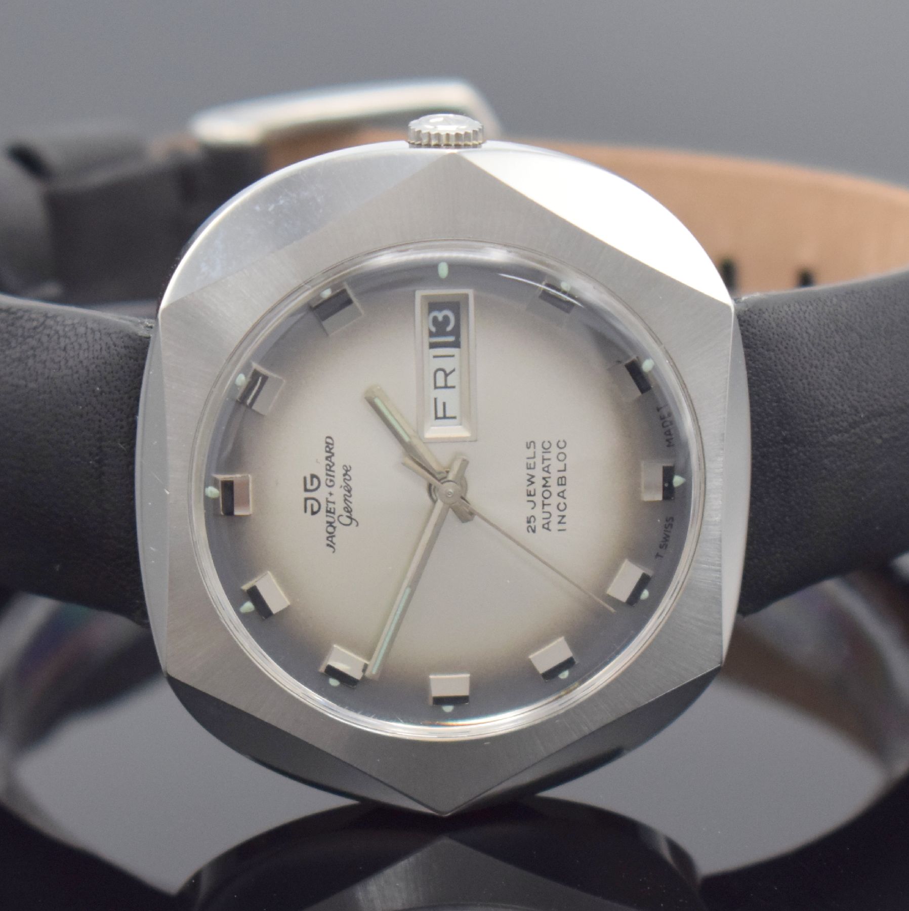 Detail c: JAQUET + GIRARD Geneve ausgefallene Herrenarmbanduhr in Edelstahl, Schweiz um 1970, Automatik, 6-eckiges Monocoque-Geh., silbernes Fume-Zifferbl., ...