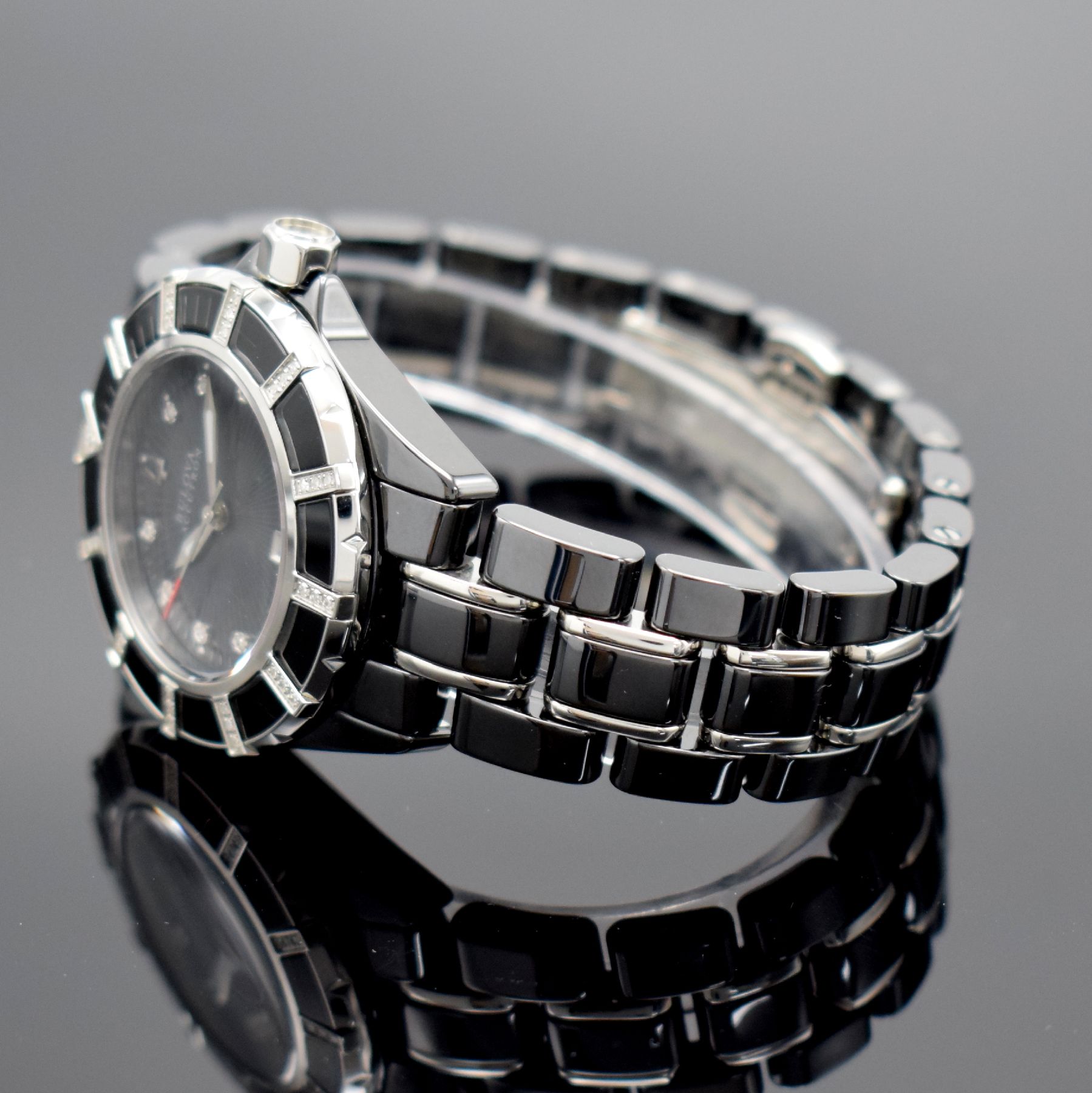 Detail d: BULOVA Accutron Damenarmbanduhr in Keramik, Schweiz um 2010, quarz, Keramikgeh. inkl. Keramikband, eins. drehb. Lünette & Zifferbl. m. Diamanten ...