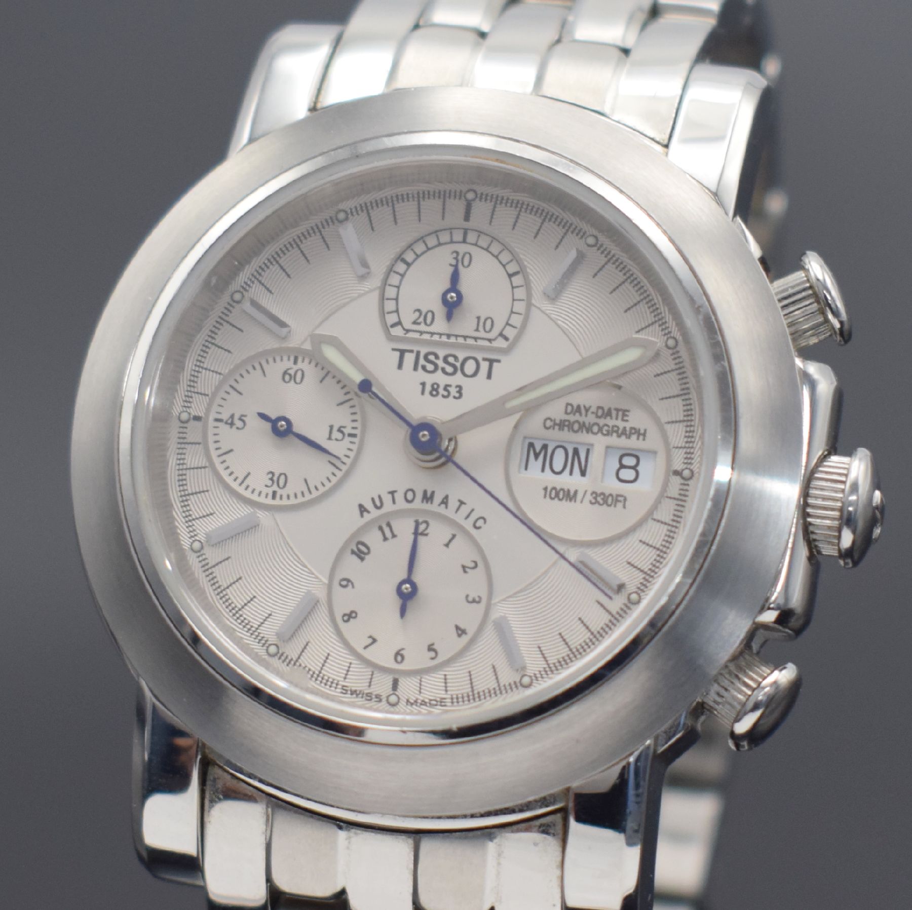 Detail b: TISSOT Day-Date Chronograph Herrenarmbanduhr, Schweiz um 2010, Automatik, massives beids. vergl. Geh. in Edelstahl, orig. Gliederband m. dopp. ...