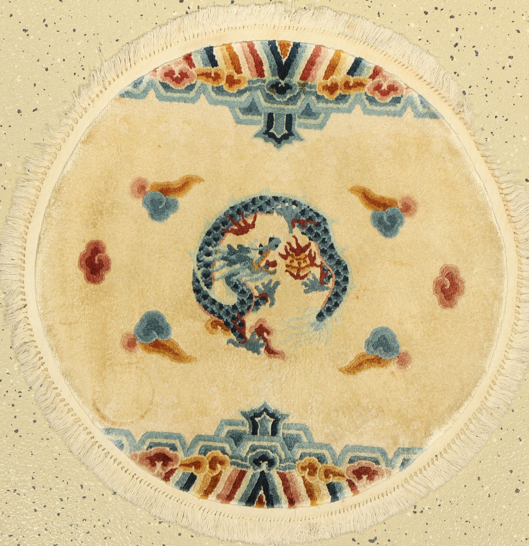 Drachenteppich Seide(Rund), China, um 1960,reine Naturseide, ca. 60 cm, EHZ: 2