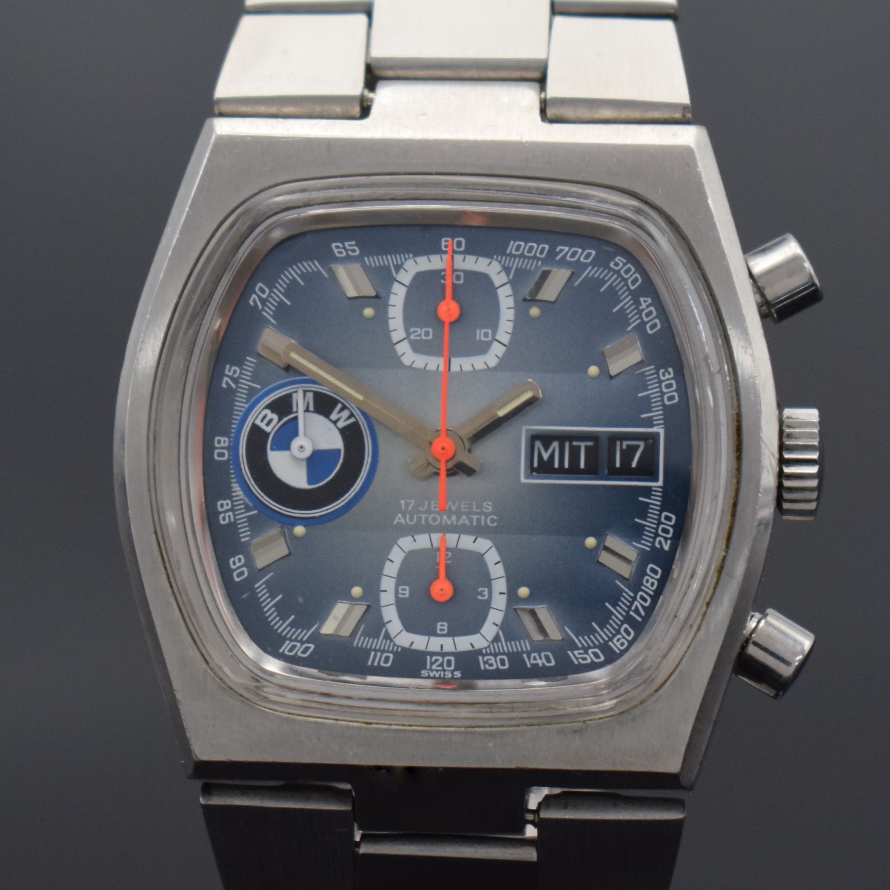 Detail d: BMW Herrenarmbanduhr mit Chronograph, Schweiz um 1970, Automatik, Edelstahlgeh. inkl. neutr. Gliederband m. Faltschl., Boden verschr., hellblaues ...