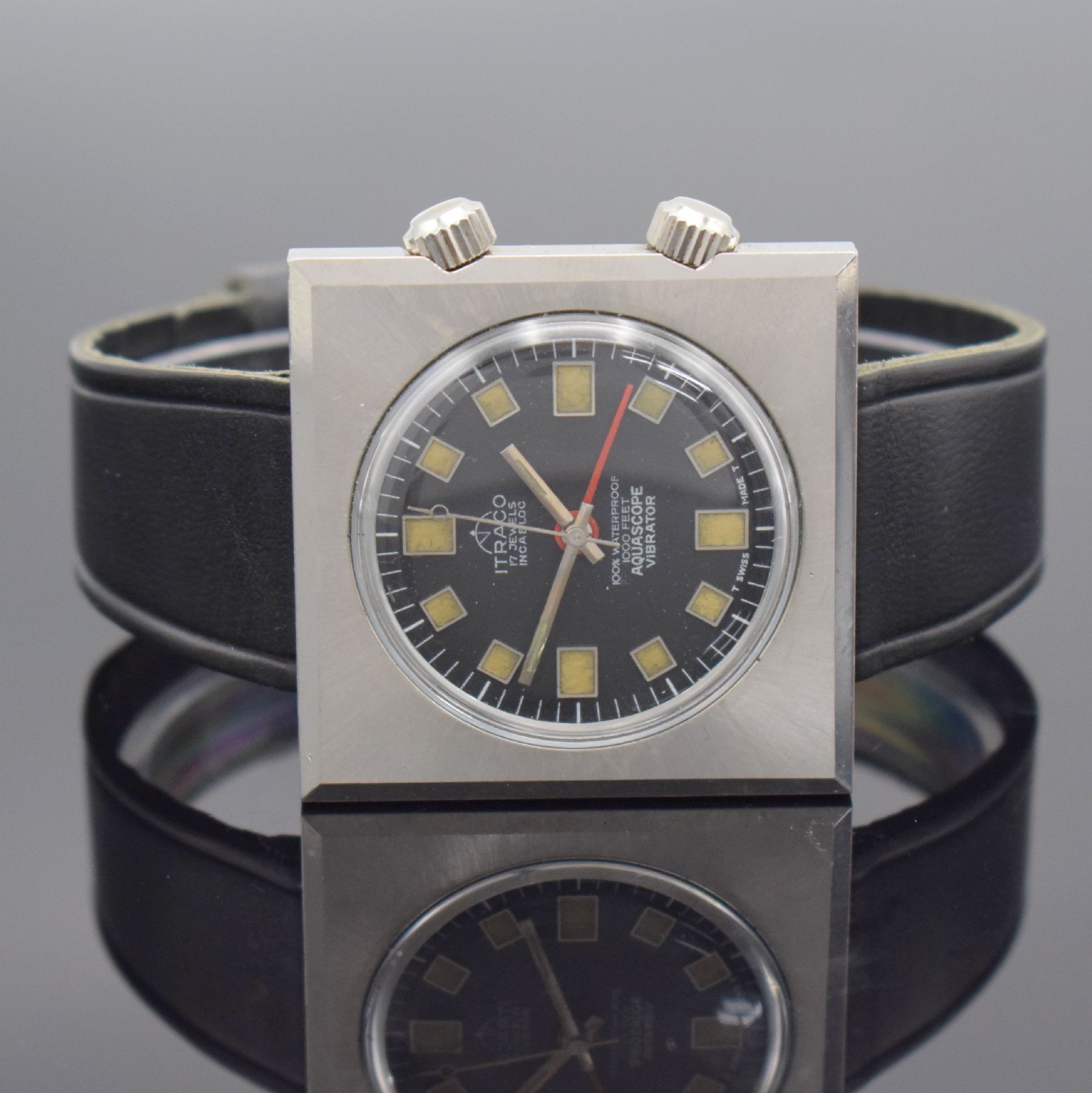 Detail a: ITRACO Aquascope Vibrator Herrenarmbanduhr mit Wecker, Schweiz um 1965, Handaufzug, Edelstahlgeh., verschr. Boden, Krone f. Aufzug & Zeigerst. b. 4, ...