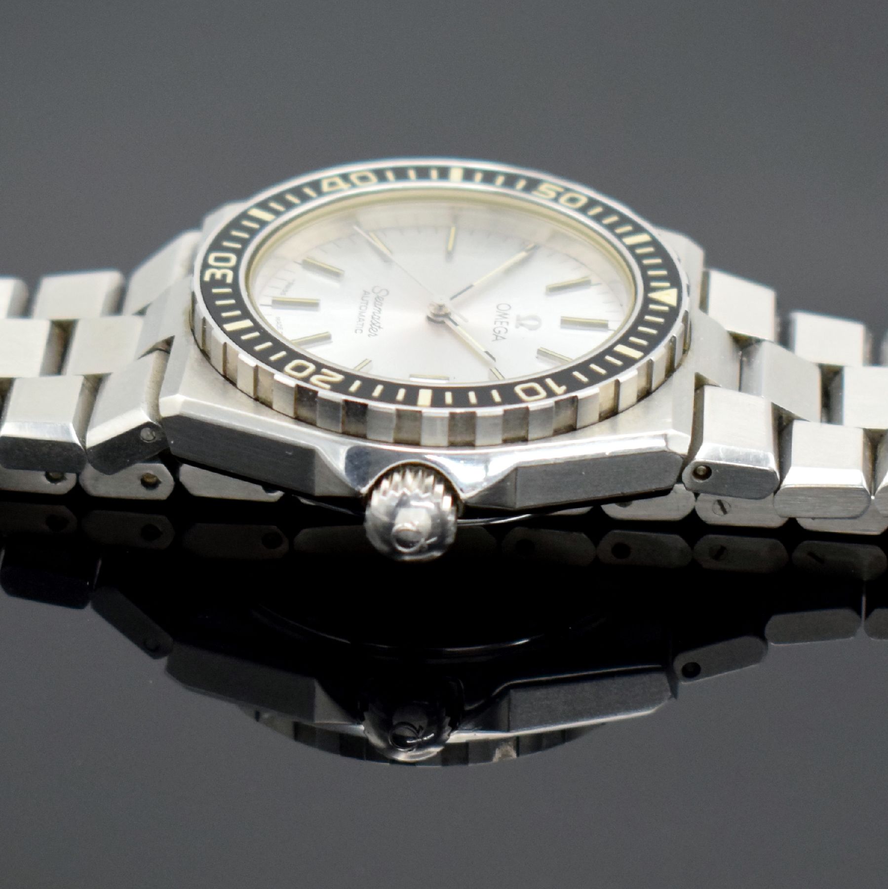 Detail e: OMEGA Seamaster sehr seltene sogenannte Baby Ploprof Herrenarmbanduhr mit silbernem Zifferblatt Referenz 166.0251 / 366.0858, Schweiz um 1979, ...