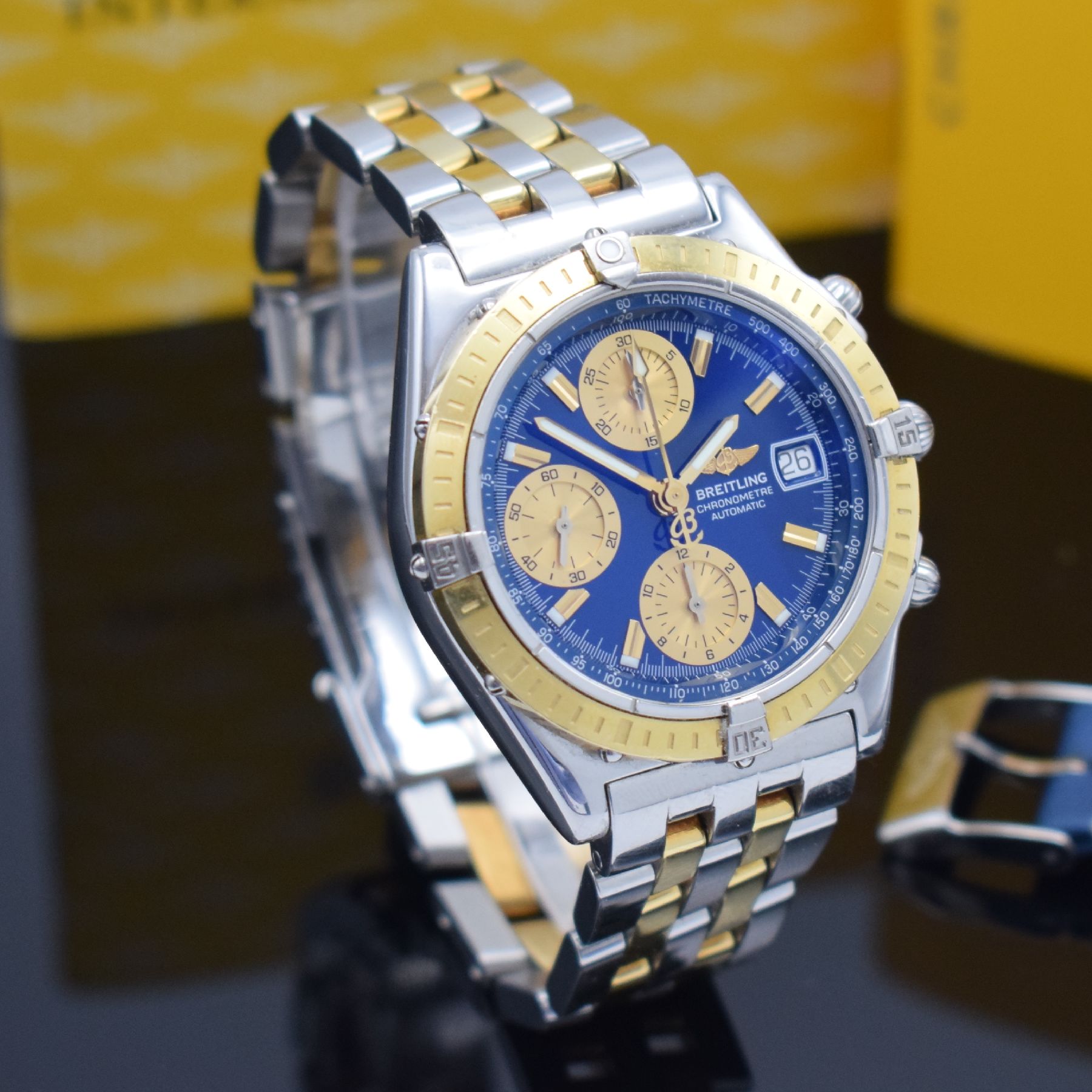 Detail c: BREITLING Chronomat Herrenarmbanduhr mit Chronograph in Chronometerqualität, Schweiz verk. lt. beil. Pap. 12/2003, Automatik, Ref. D13352, ...