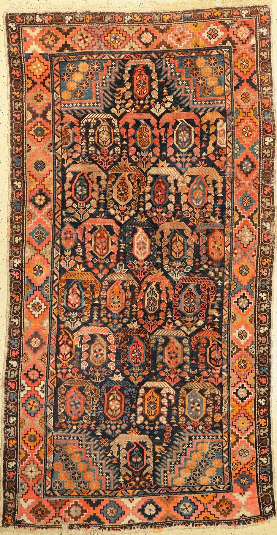 Karabagh alt, Kaukasus, um 1930, Wolle auf Wolle, ca. 215 x 115 cm, EHZ: 5