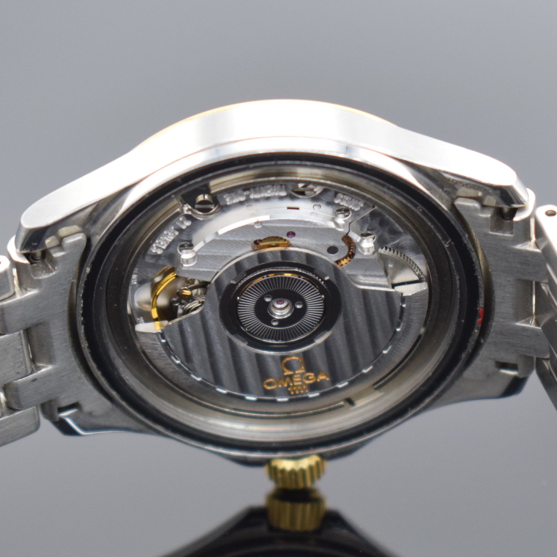 Detail g: OMEGA Seamaster Chronometer Herrenarmbanduhr in Stahl/Gold Referenz 196.1501, Schweiz um 1995, verkauft lt. beiliegender Garantiekarte am 7.12.2017, ...