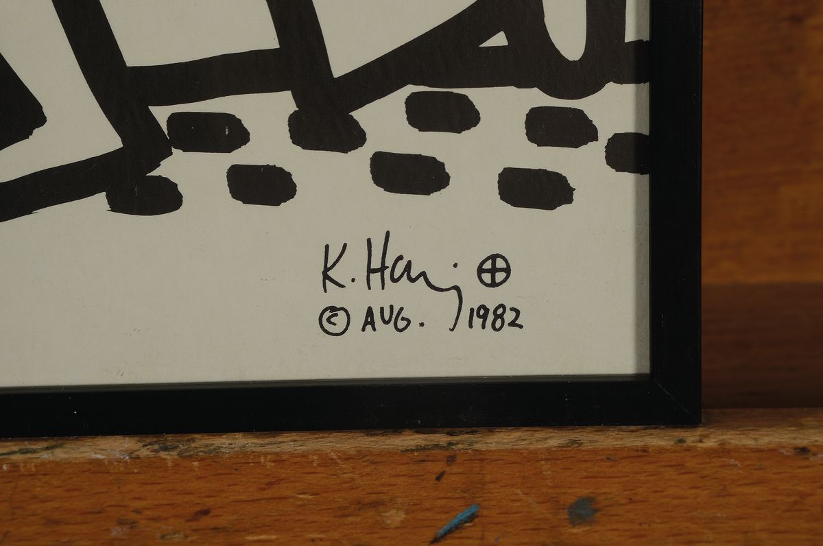 Detail d: Keith Haring, 1958-1990, 4 Serigraphien in schwarz und rot von 1982, alle drucksigniert, je ca. 29x22cm, u.Gl., R. ca. 30x23cm