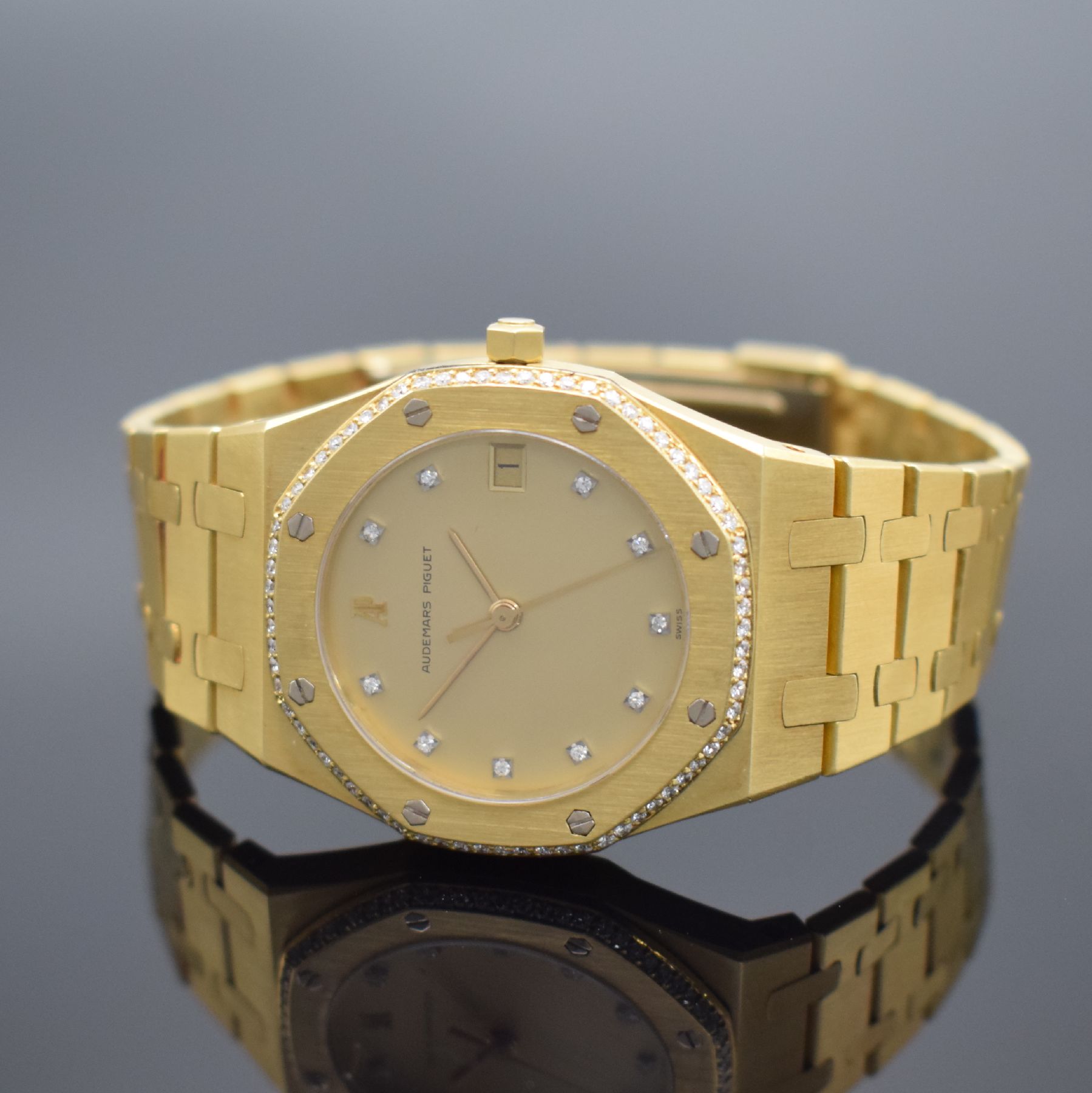Detail c: AUDEMARS PIGUET nahezu neuwertige, ikonische Herrenarmbanduhr Serie Royal Oak in GG 750/000 mit Diamanten, original Etui & Papieren, Design von ...