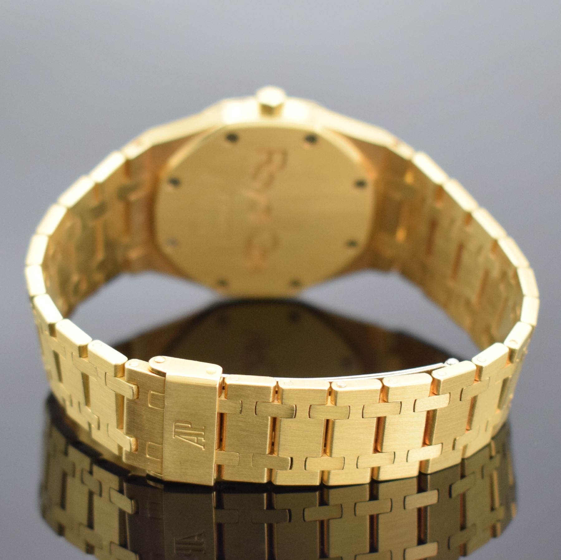 Detail d: AUDEMARS PIGUET nahezu neuwertige, ikonische Herrenarmbanduhr Serie Royal Oak in GG 750/000 mit Diamanten, original Etui & Papieren, Design von ...