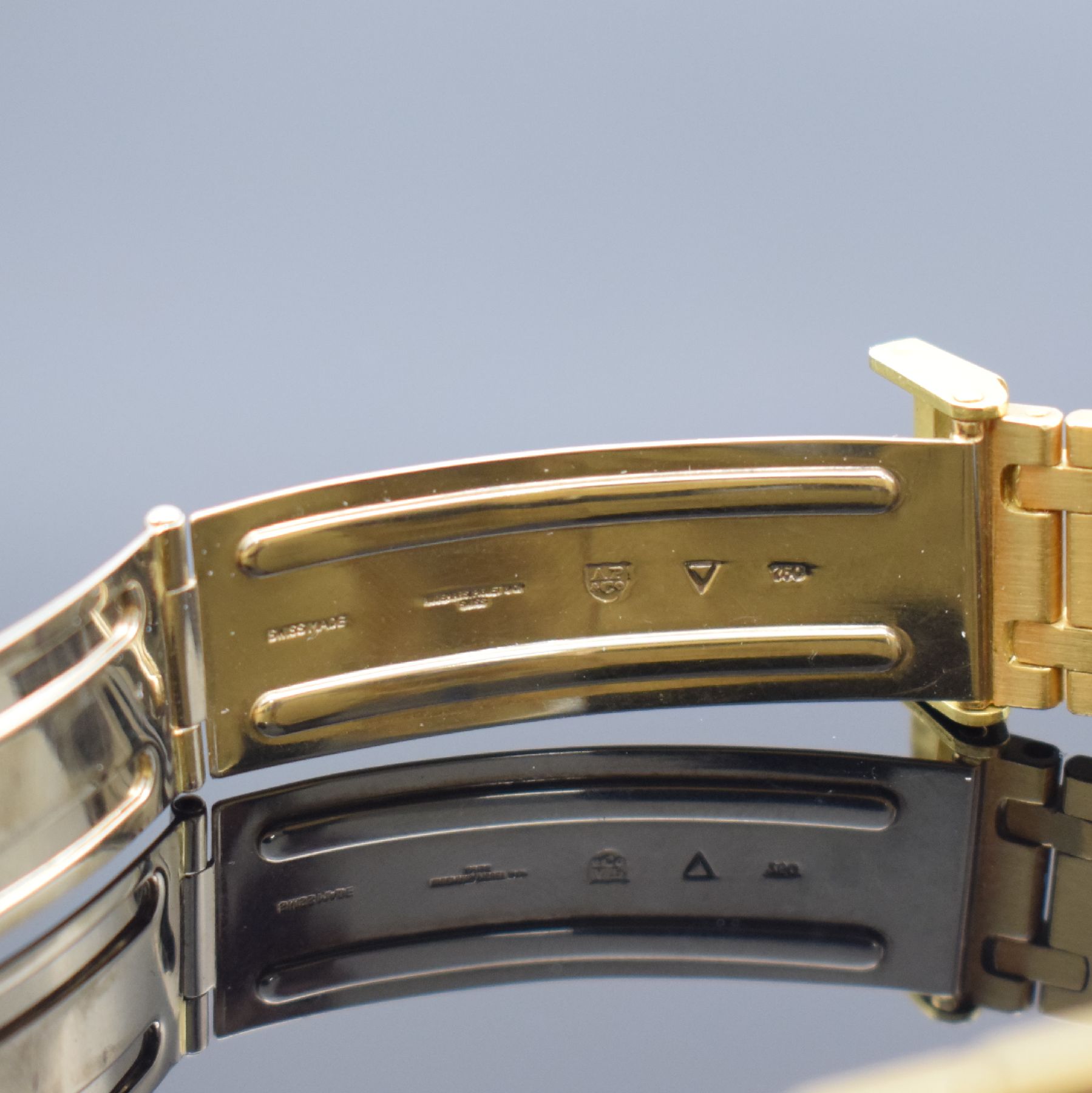 Detail e: AUDEMARS PIGUET nahezu neuwertige, ikonische Herrenarmbanduhr Serie Royal Oak in GG 750/000 mit Diamanten, original Etui & Papieren, Design von ...