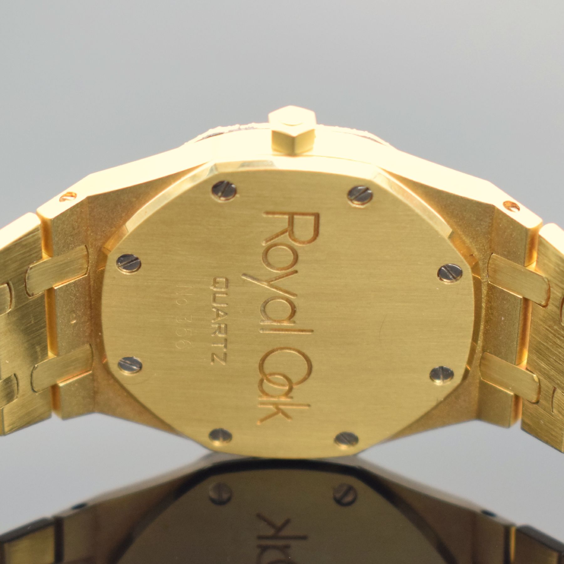 Detail f: AUDEMARS PIGUET nahezu neuwertige, ikonische Herrenarmbanduhr Serie Royal Oak in GG 750/000 mit Diamanten, original Etui & Papieren, Design von ...