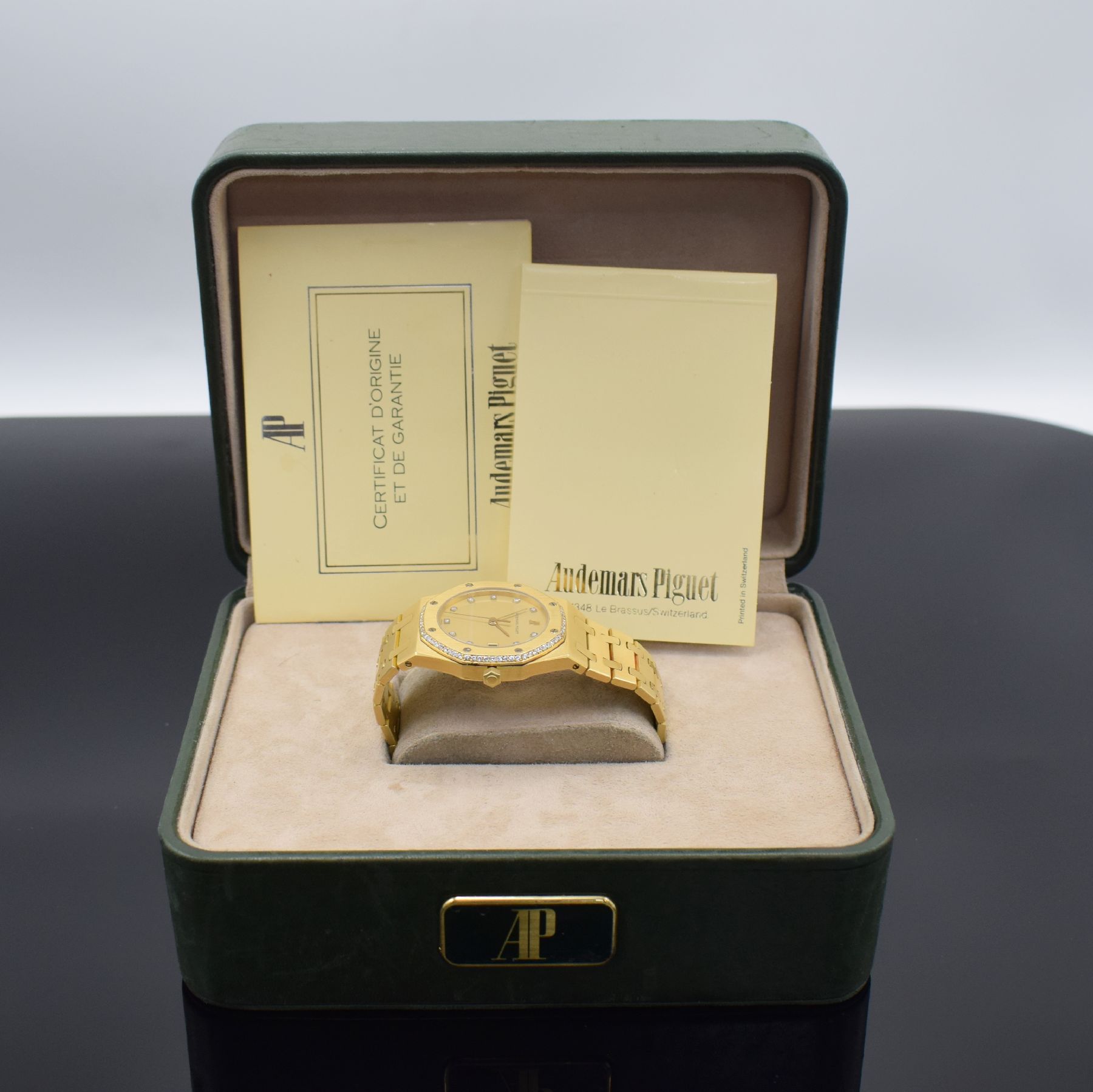 Detail n: AUDEMARS PIGUET nahezu neuwertige, ikonische Herrenarmbanduhr Serie Royal Oak in GG 750/000 mit Diamanten, original Etui & Papieren, Design von ...