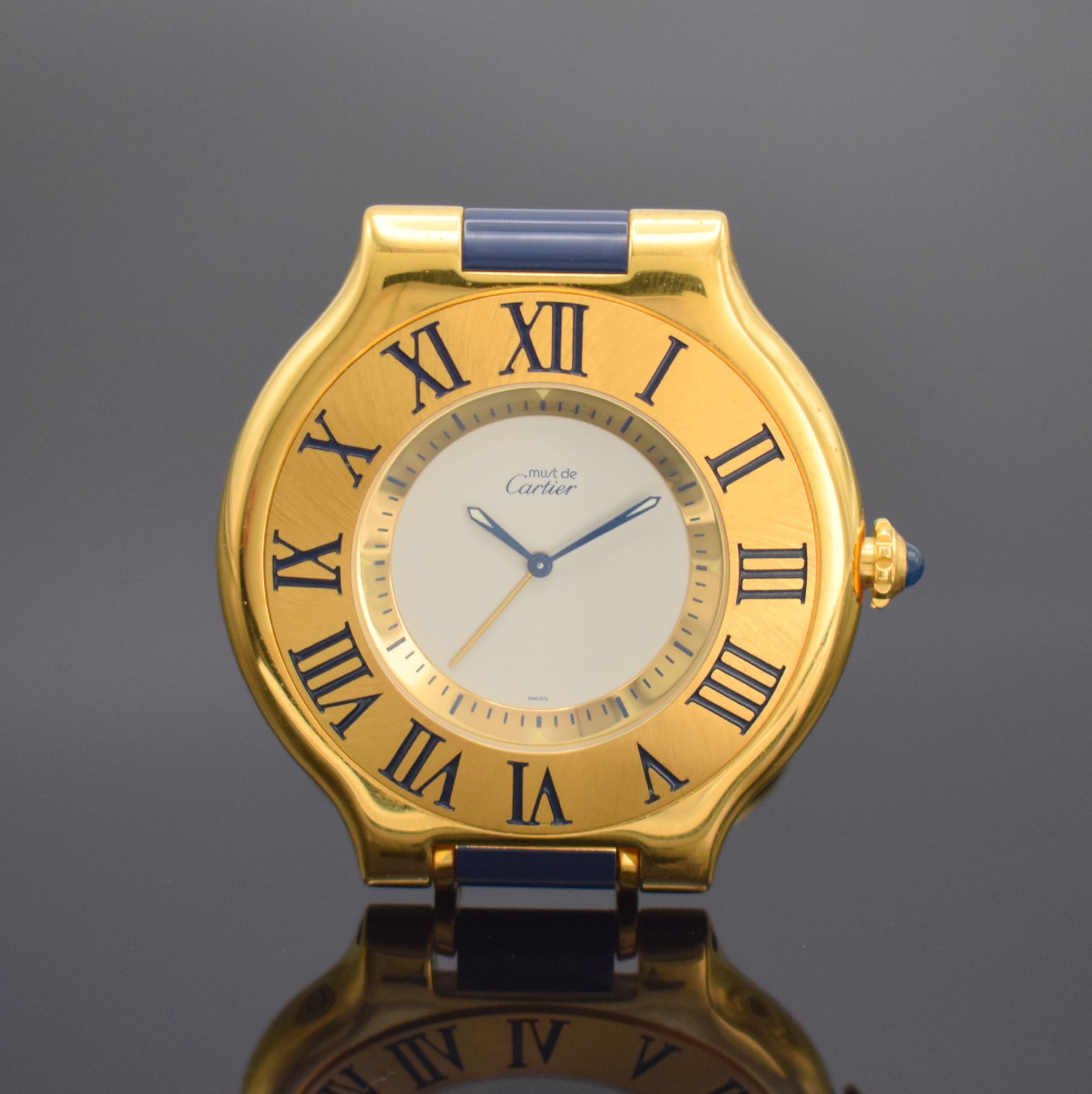 CARTIER Tischwecker aus der Serie Linie 21, Schweiz um 1995, quarz, ref. 6604, verg., aufstellbares Gehäuse, Boden verschr., Lünette m. röm. ...