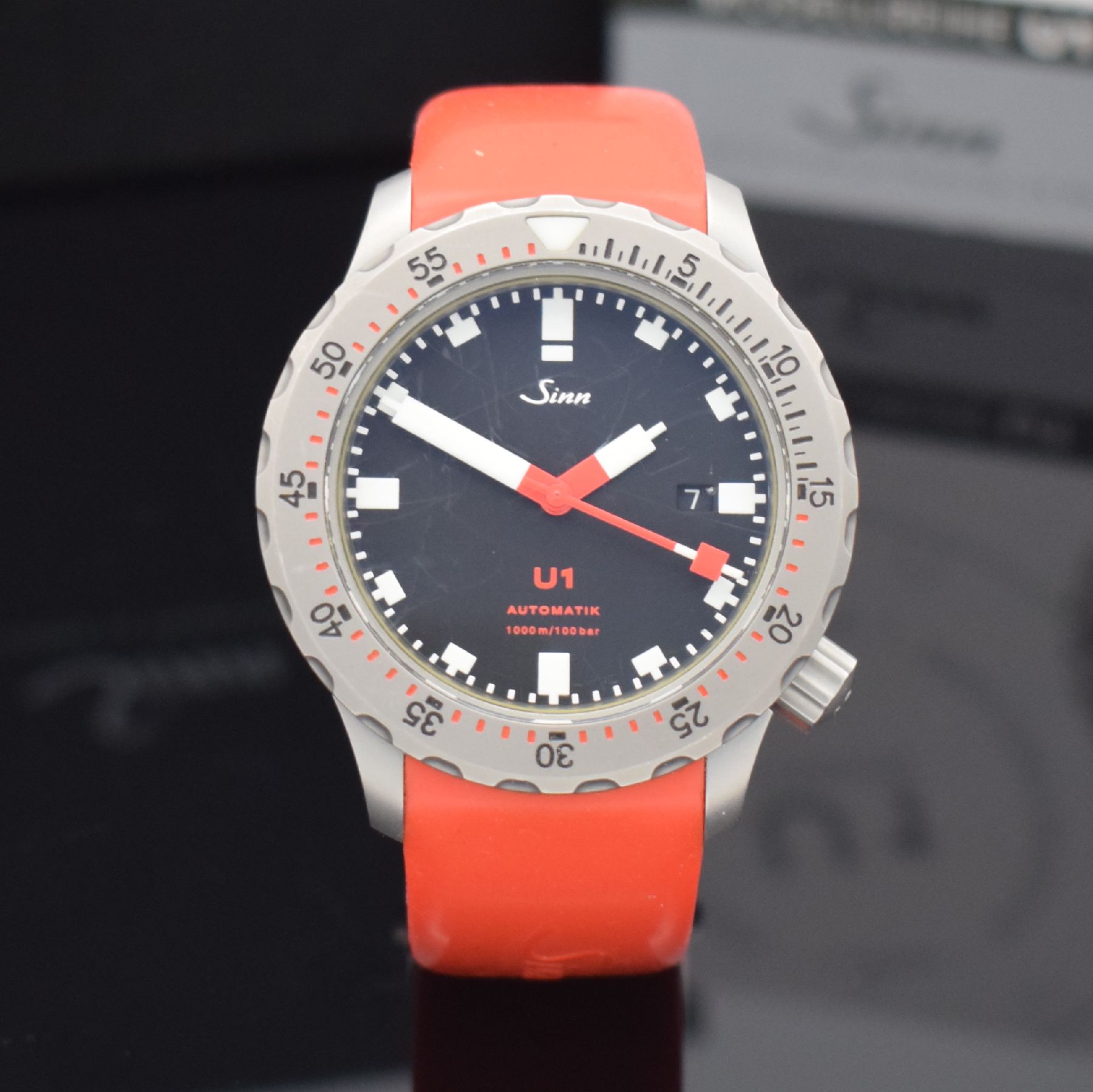 Detail a: SINN Herrenarmbanduhr U1 Referenz 1010.010, Automatik, U-Boot-Stahl-Gehäuse inkl. Kautschukband, Faltschl. m. Tauchverlängerung, Boden & Krone ...