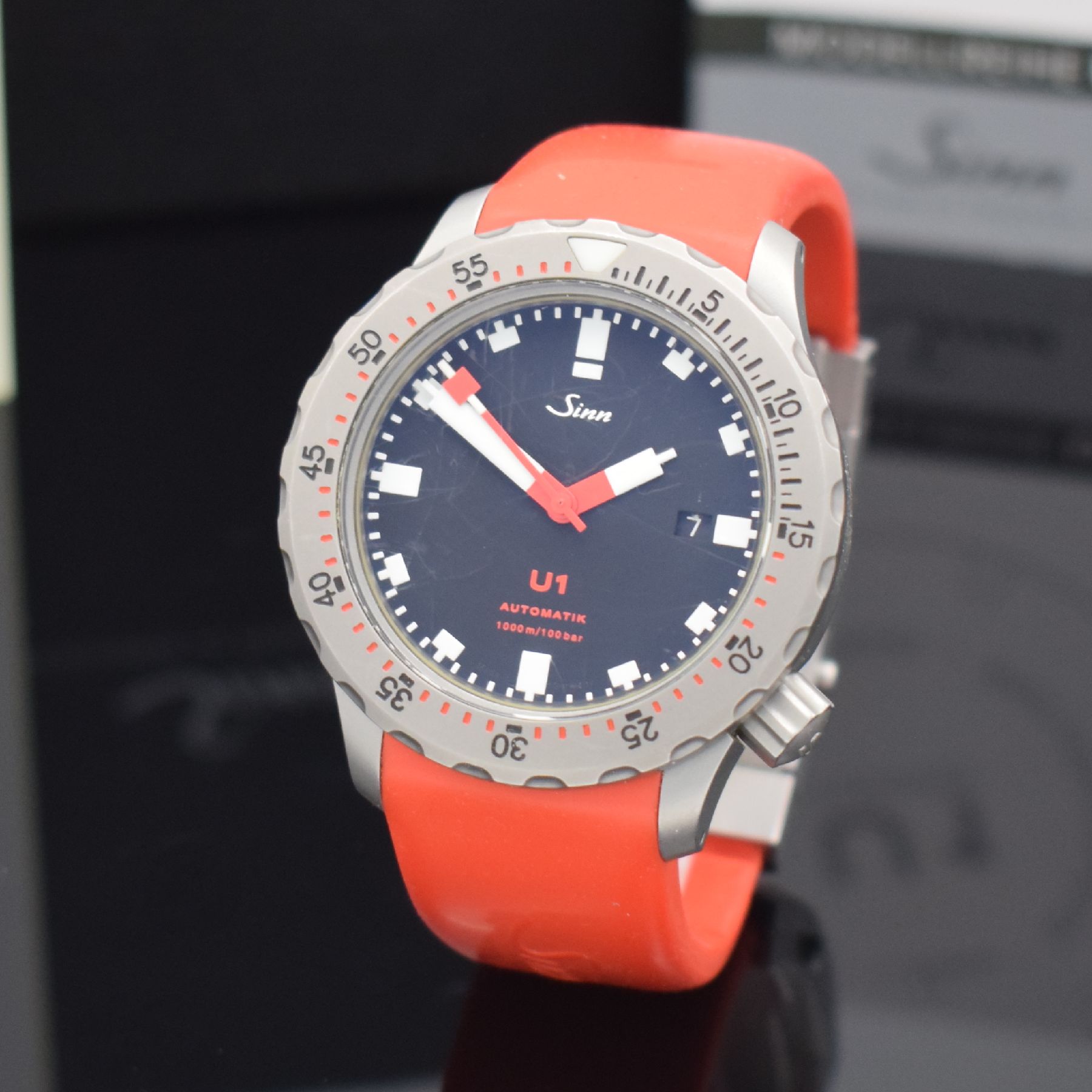 Detail c: SINN Herrenarmbanduhr U1 Referenz 1010.010, Automatik, U-Boot-Stahl-Gehäuse inkl. Kautschukband, Faltschl. m. Tauchverlängerung, Boden & Krone ...