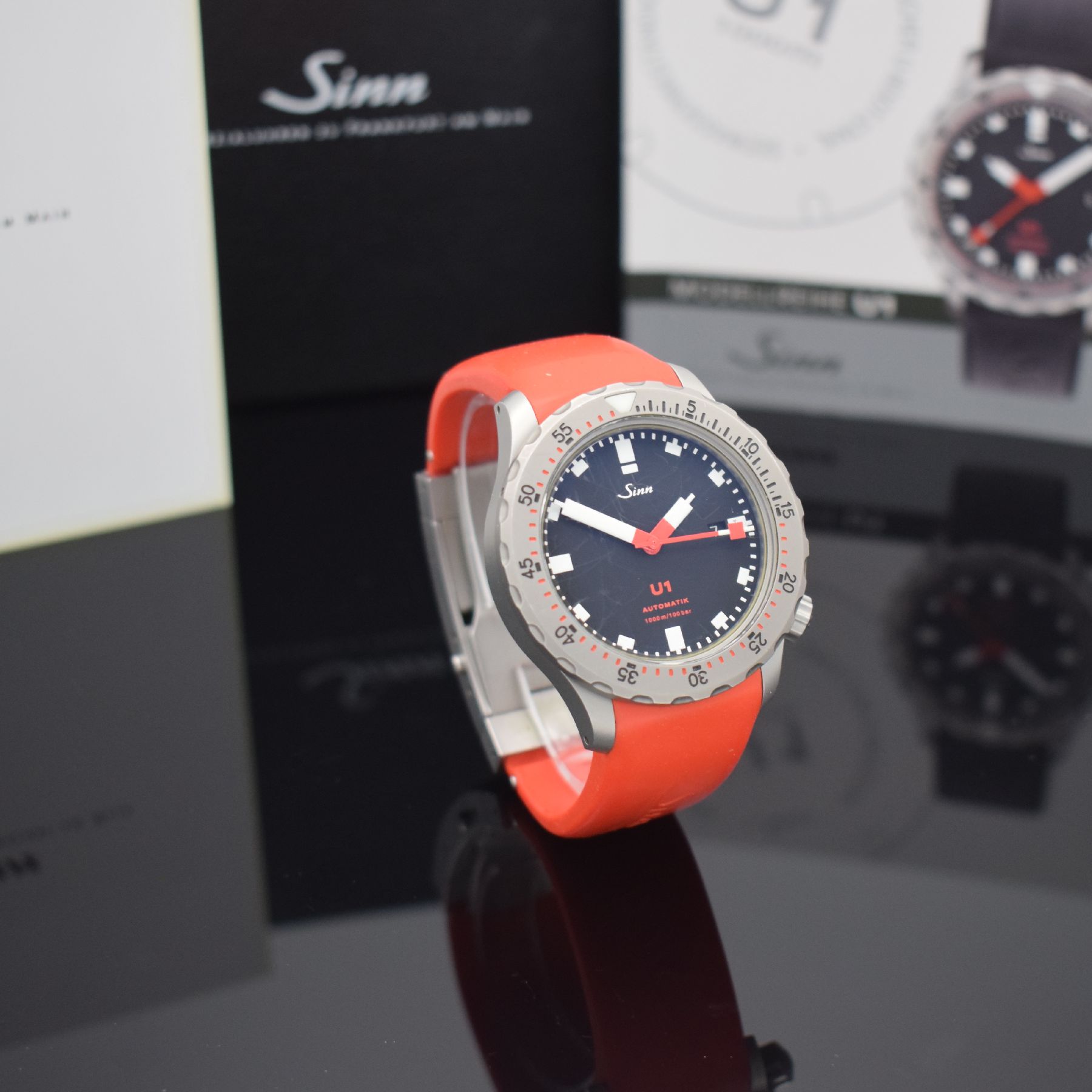 Detail d: SINN Herrenarmbanduhr U1 Referenz 1010.010, Automatik, U-Boot-Stahl-Gehäuse inkl. Kautschukband, Faltschl. m. Tauchverlängerung, Boden & Krone ...