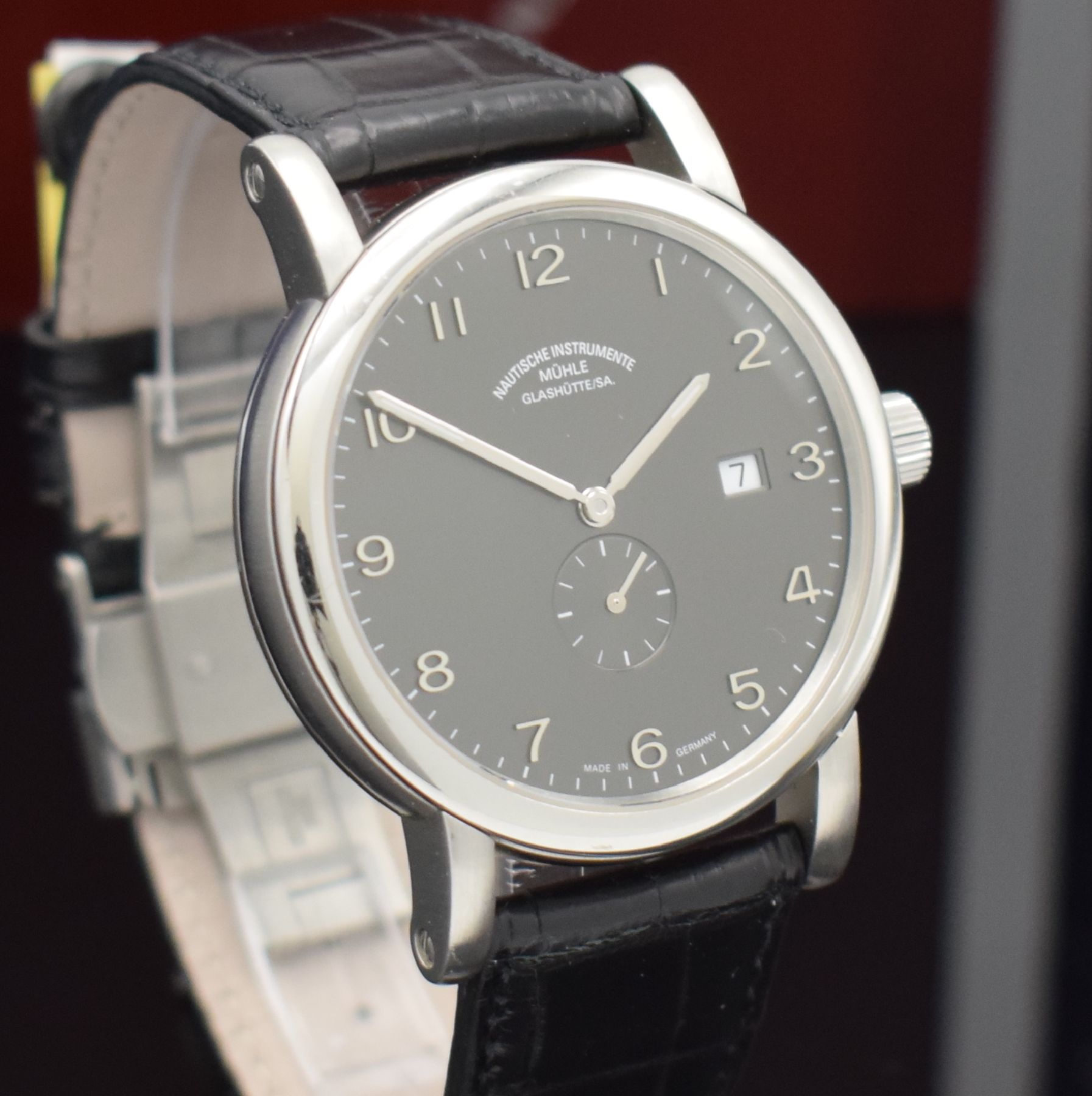 Detail c: MÜHLE GLASHÜTTE Herrenarmbanduhr Antaria XL Referenz M1-39-17LB, Automatik, beids. vergl. Edelstahlgeh. inkl. Lederband m. dopp. Faltschl., Boden ...