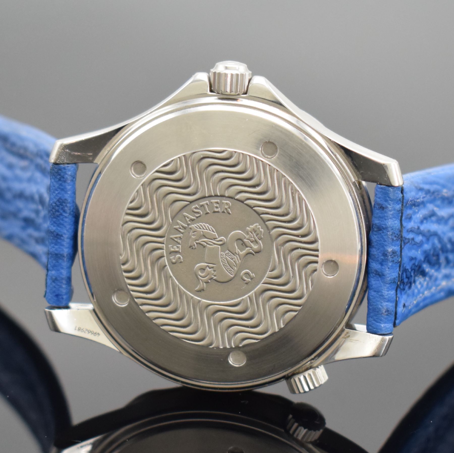 Detail e: OMEGA Seamaster Professional Chronometer 300m/1000ft Herrenarmbanduhr, Schweiz um 1986, Automatik, Ref. 168 1503 / 368 1503, verschr. Edelstahlgeh., ...