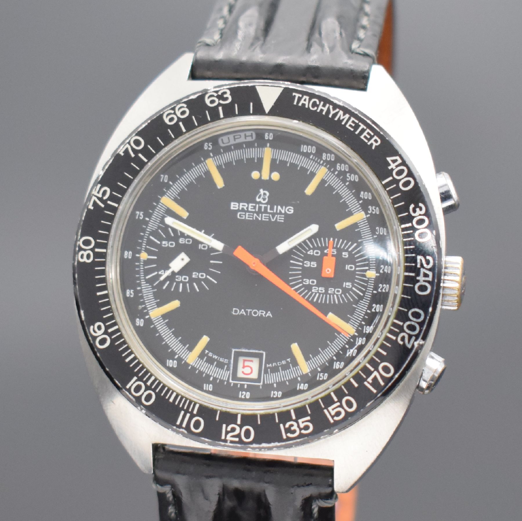 Detail a: BREITLING Datora Herrenarmbanduhr mit Chronograph in Stahl, Schweiz um 1973, Handaufzug, 2-teil. Geh., Boden aufgedr., neutr. Lederband m. orig. ...