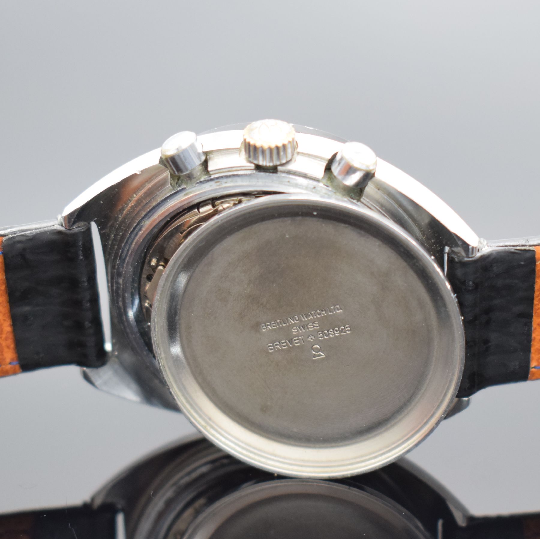 Detail g: BREITLING Datora Herrenarmbanduhr mit Chronograph in Stahl, Schweiz um 1973, Handaufzug, 2-teil. Geh., Boden aufgedr., neutr. Lederband m. orig. ...