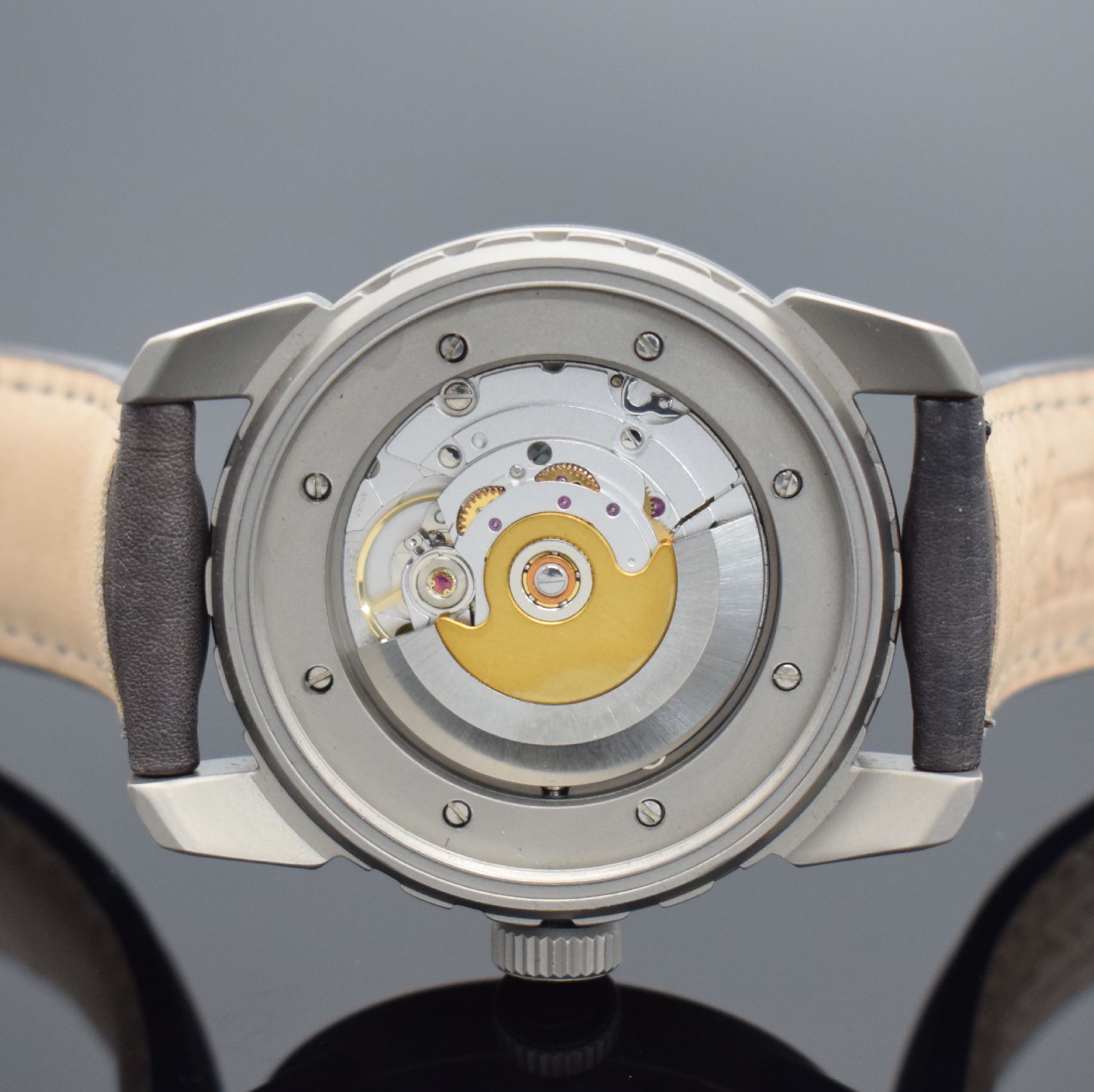 Detail g: SCHAUMBURG WATCH AOM-Bullfrog Herrenarmbanduhr in Titan, Deutschland um 2015, Automatik, Boden & Krone verschr., Lederband m. orig. Dornschl., graues ...