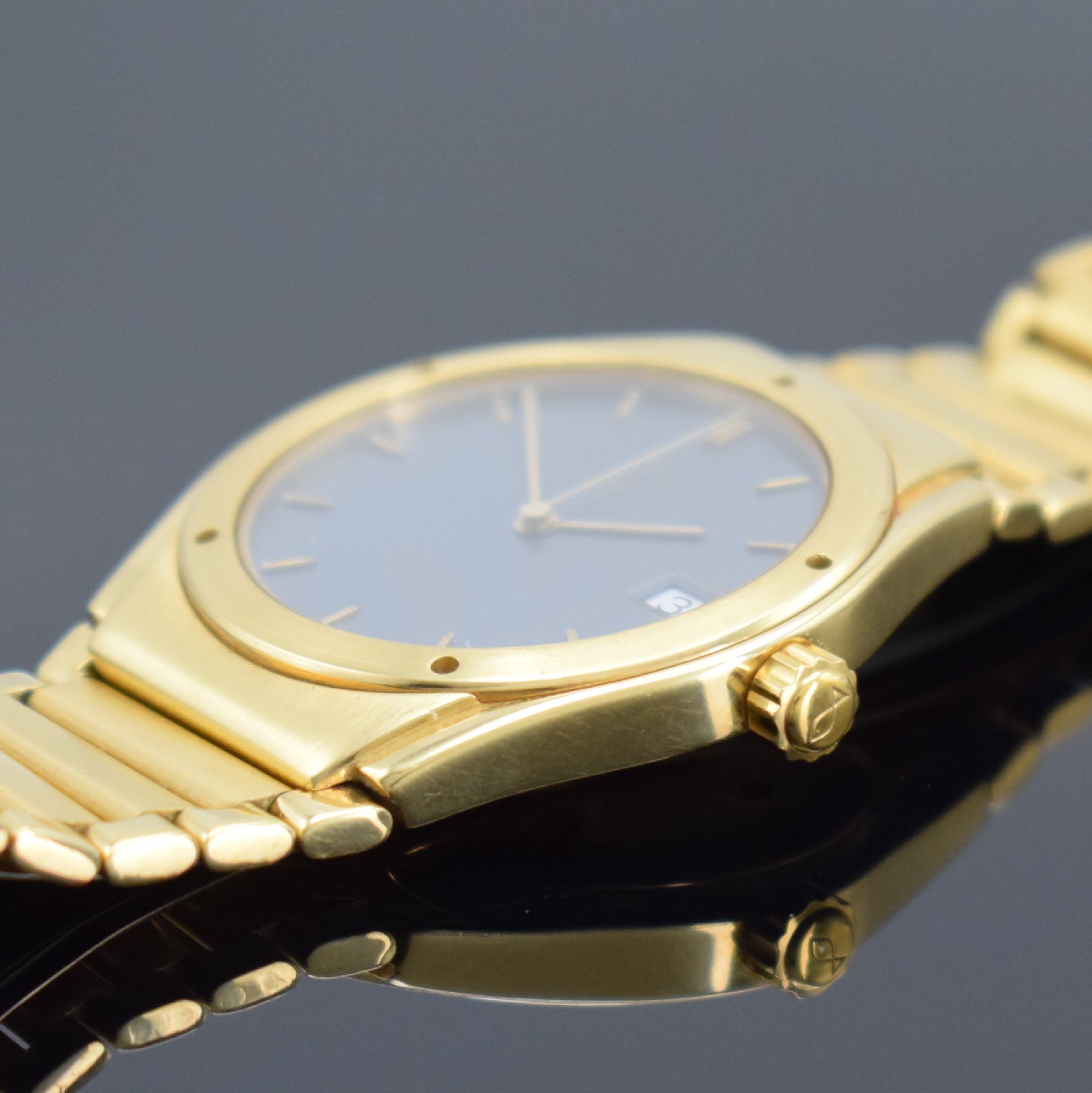 Detail e: IWC Ingenieur Armbanduhr in GG 750/000 mit Goldband, Schweiz um 1985, quarz, massives Goldgeh., unsign. / nummerierter Boden geschr., orig. ...