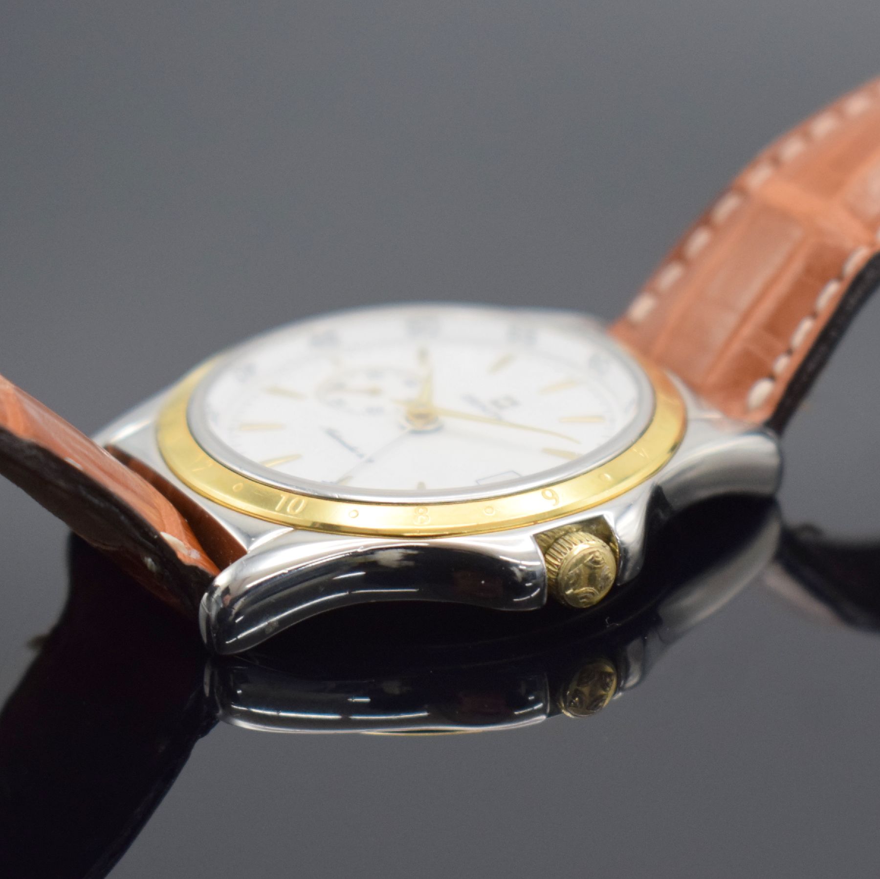 Detail d: ZENITH Elite GMT Herrenarmbanduhr in Stahl/Gold, Schweiz um 2000, Automatik, Ref. 90/410030 682, Boden aufgedr., orig. Lederband m. orig. Dornschl., ...