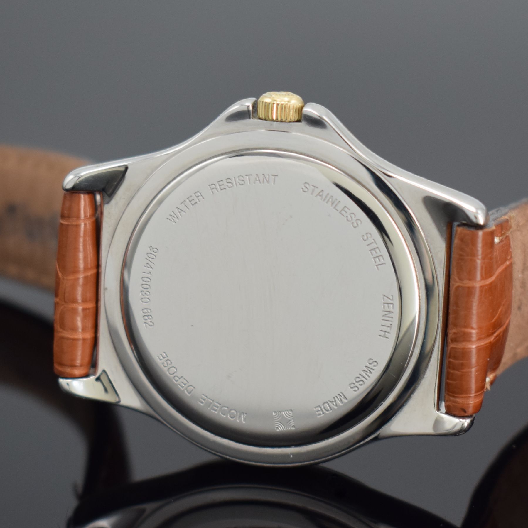 Detail e: ZENITH Elite GMT Herrenarmbanduhr in Stahl/Gold, Schweiz um 2000, Automatik, Ref. 90/410030 682, Boden aufgedr., orig. Lederband m. orig. Dornschl., ...
