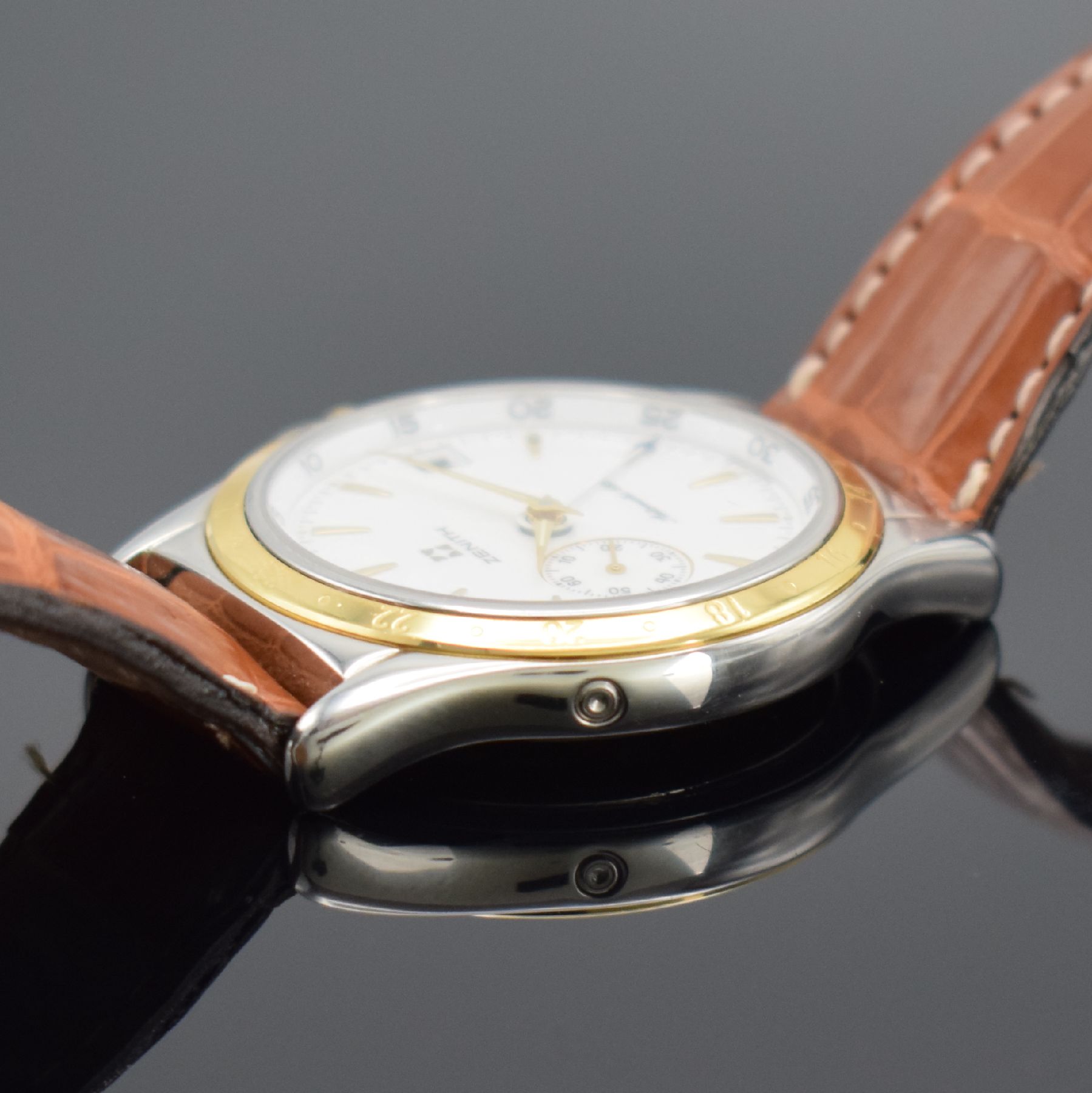Detail f: ZENITH Elite GMT Herrenarmbanduhr in Stahl/Gold, Schweiz um 2000, Automatik, Ref. 90/410030 682, Boden aufgedr., orig. Lederband m. orig. Dornschl., ...