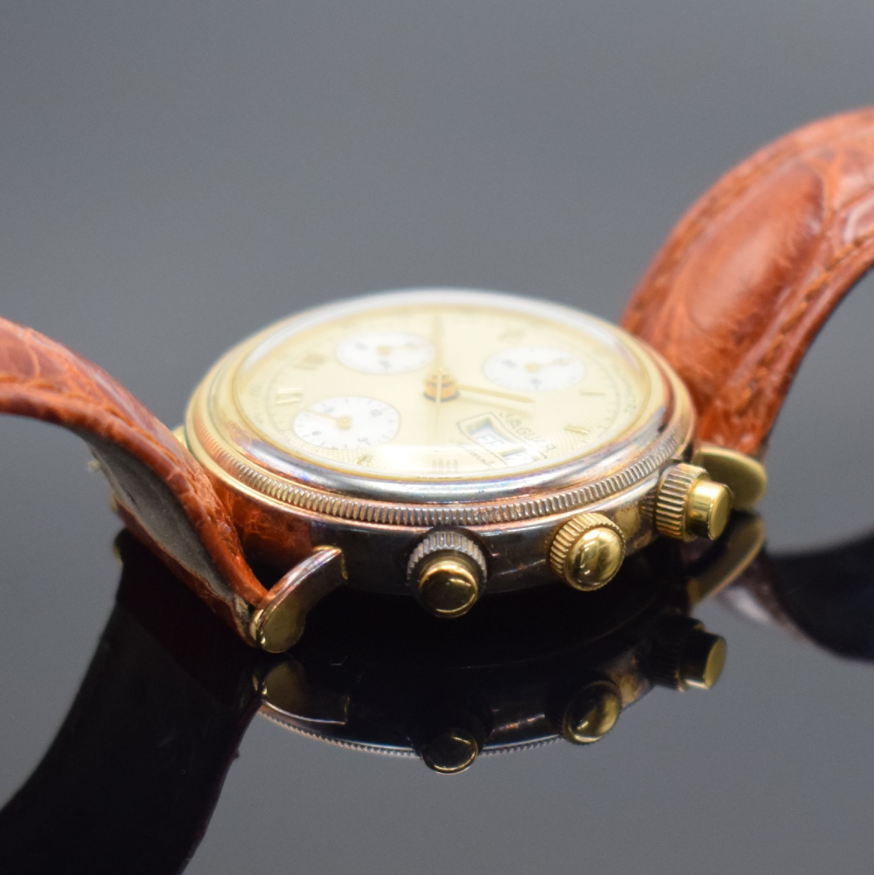 Detail d: JAGUAR Herrenchronograph in GG 750/000, Schweiz um 2000, Automatik, 2-teil. Gehäuse, Boden aufgedr., verg. Zifferbl. m. röm. Zahlen, Hilfszifferbl. ...