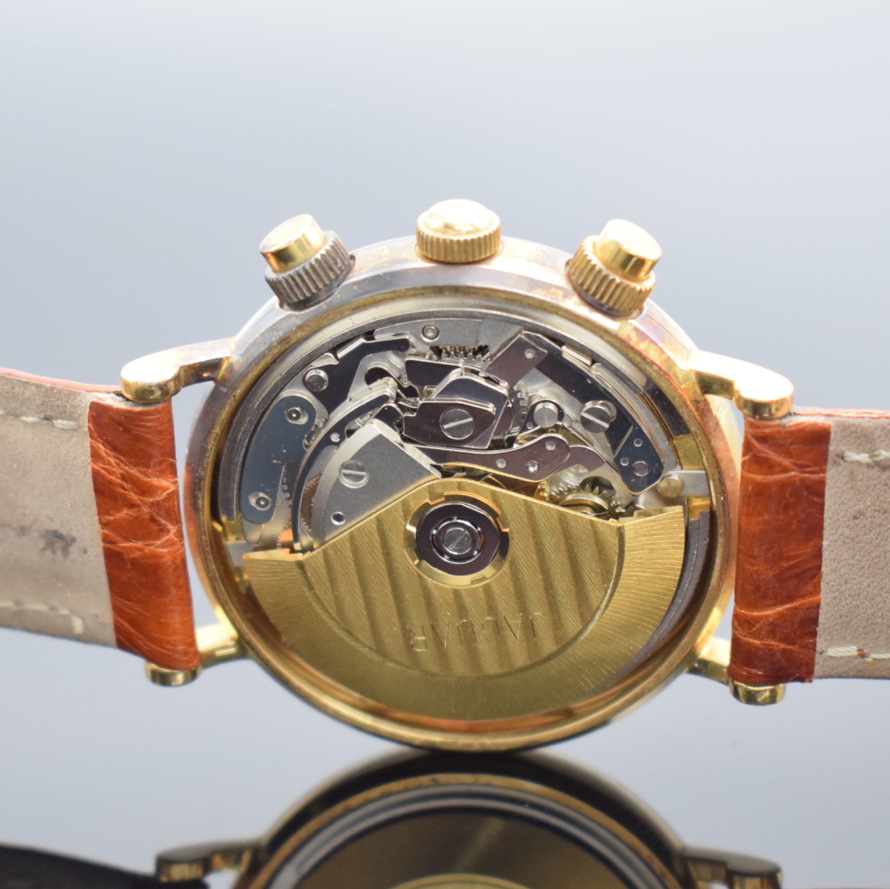 Detail f: JAGUAR Herrenchronograph in GG 750/000, Schweiz um 2000, Automatik, 2-teil. Gehäuse, Boden aufgedr., verg. Zifferbl. m. röm. Zahlen, Hilfszifferbl. ...