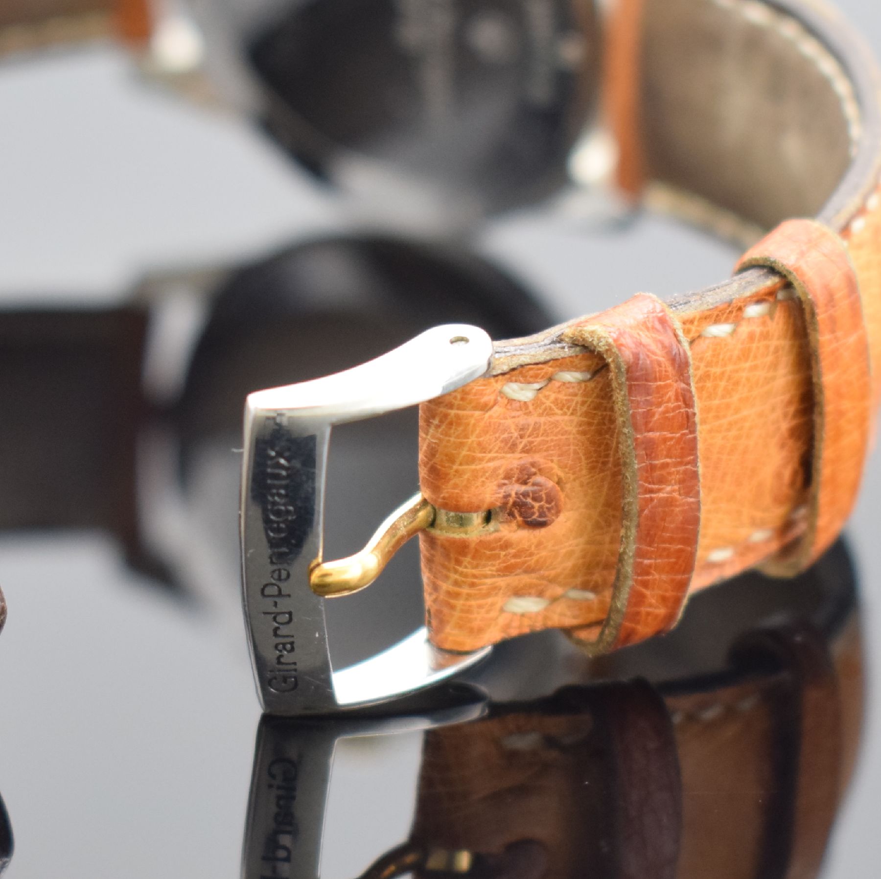 Detail c: GIRARD PERREGAUX GP 90 Herrenarmbanduhr in Stahl/Gold Referenz 1020, Schweiz um 2000, Automatik, Boden 6-fach verschr., orig. Lederband m. orig. ...