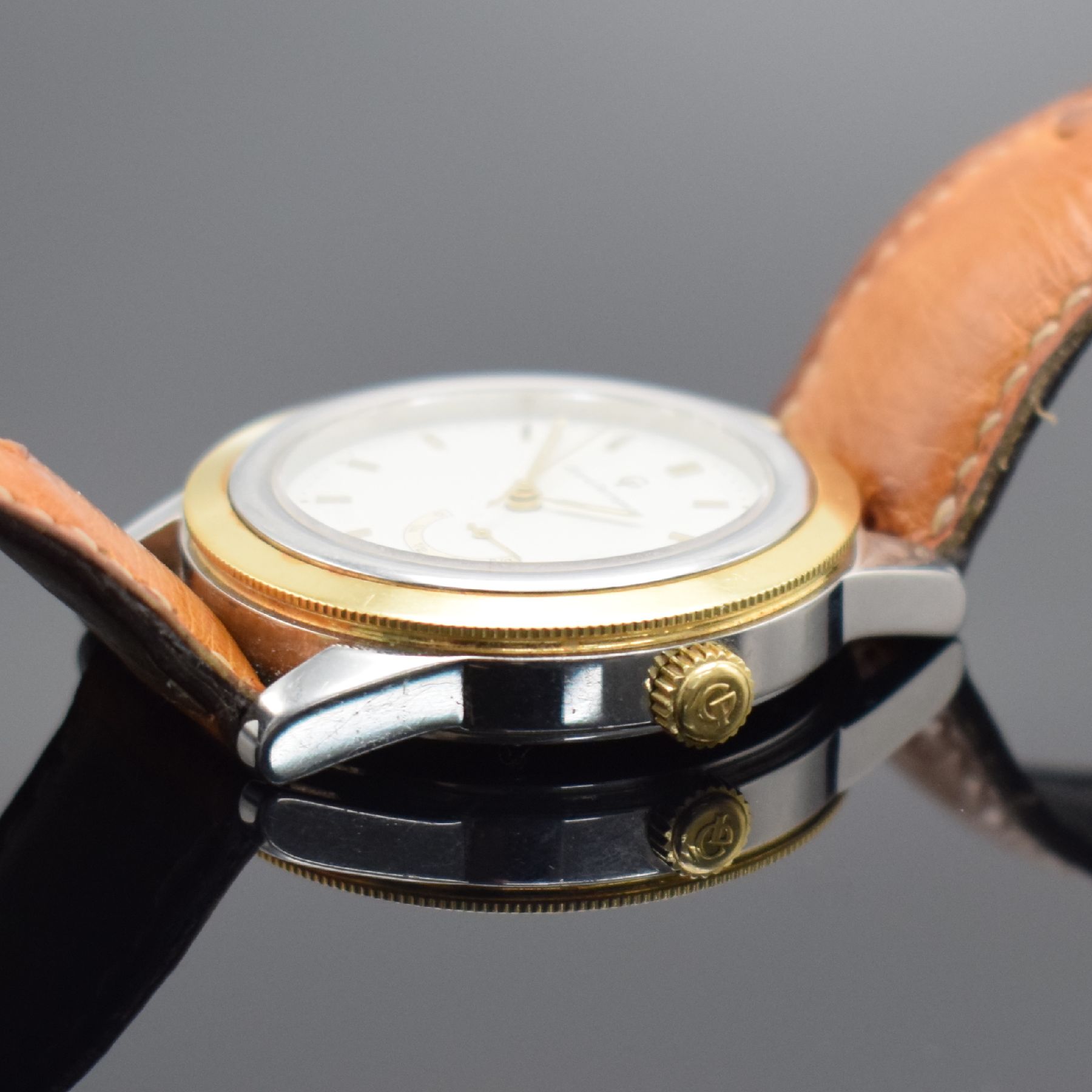 Detail d: GIRARD PERREGAUX GP 90 Herrenarmbanduhr in Stahl/Gold Referenz 1020, Schweiz um 2000, Automatik, Boden 6-fach verschr., orig. Lederband m. orig. ...