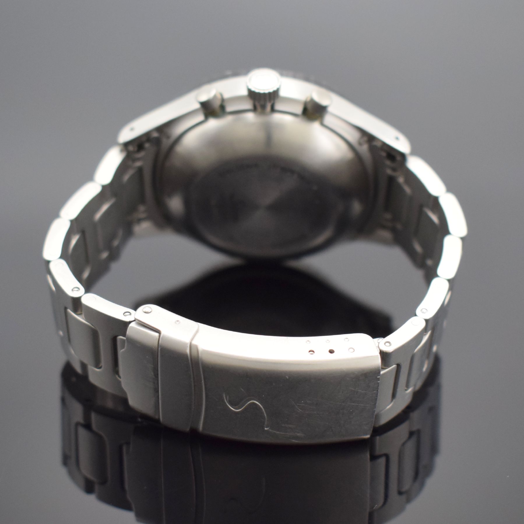Detail c: SINN 156 Herrenarmbanduhr mit Chronograph, Schweiz um 1990, Automatik, matt. Edelstahl- Stülpgeh., Boden 4-fach verschr. (2x Schr. def. / nicht zu ...