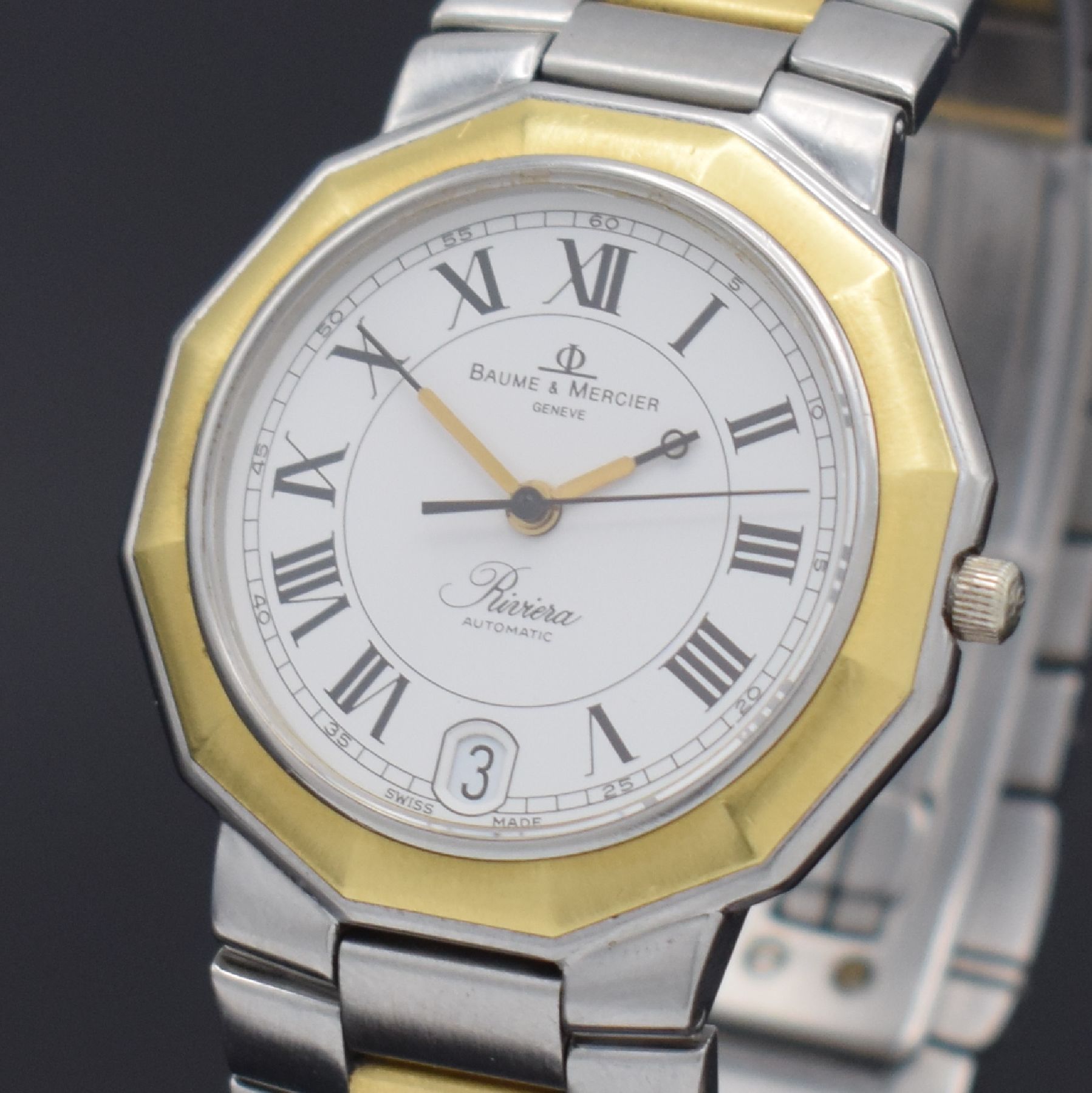 Detail d: BAUME & MERCIER Riviera Herrenarmbanduhr, Schweiz um 1995, Automatik, Ref. 3131, Edelstahl/Gold komb. inkl. orig. Gliederband m. Faltschl., Boden & ...