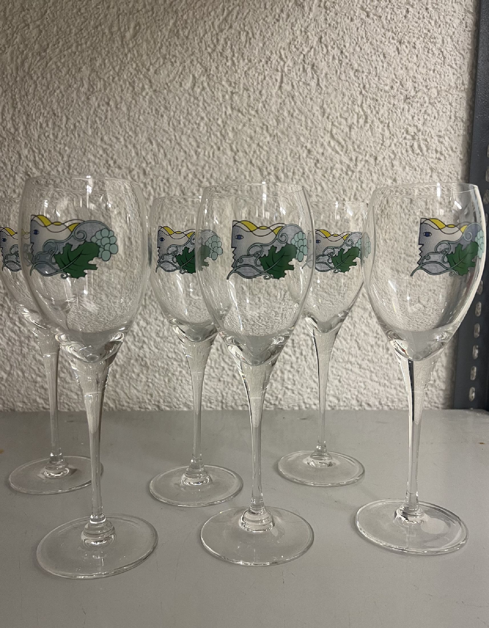 12 Champagnergläser, Design Roy Lichtenstein, aus der Taittinger Collection, H. ca. 21 cm