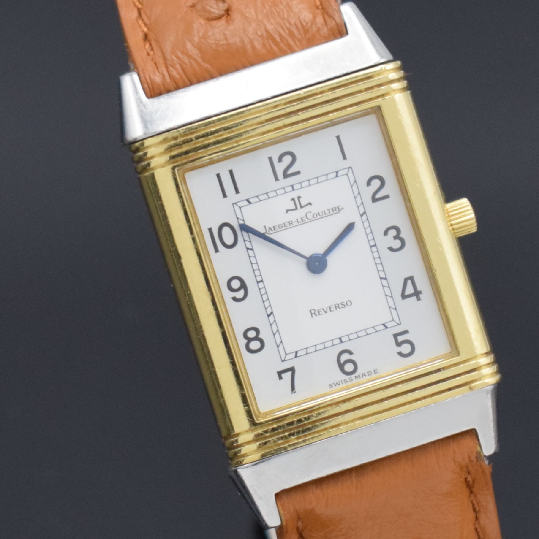Detail e: Jaeger-LeCoultre Damenarmbanduhr Reverso in Edelstahl & GG 750/000, Schweiz um 2000, quarz, Wendegeh. m. Monogramm, neutr. Lederband m. orig. ...