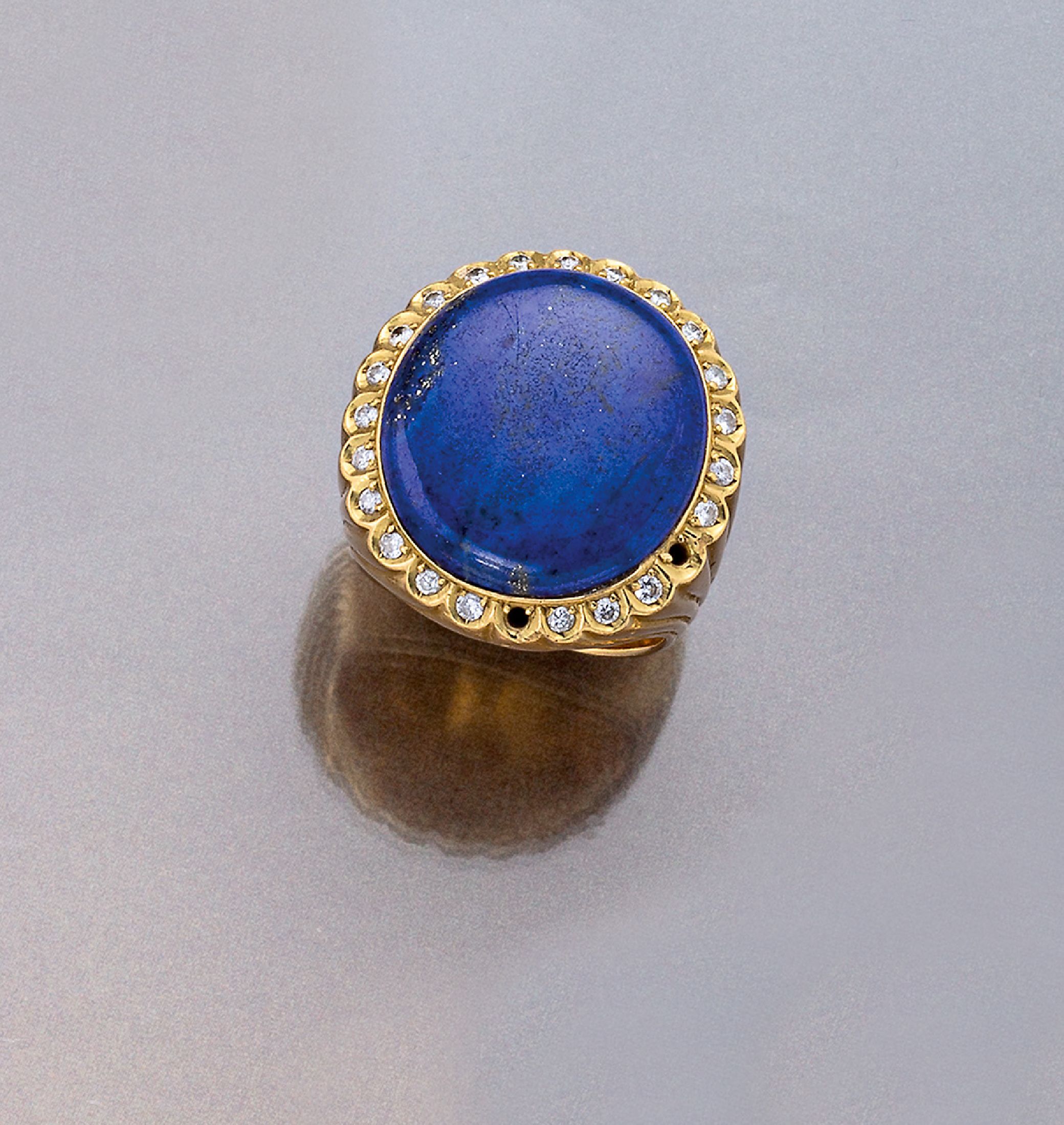 Detail g: 18 kt Gold Lapislazuli Brillant Ring, GG 750/000, gepr., Lapislazuliplatte ca. 24.9 x 23.3 mm umgeben von 22 Brillanten (2 Steine fehlen) zus. ca. ...