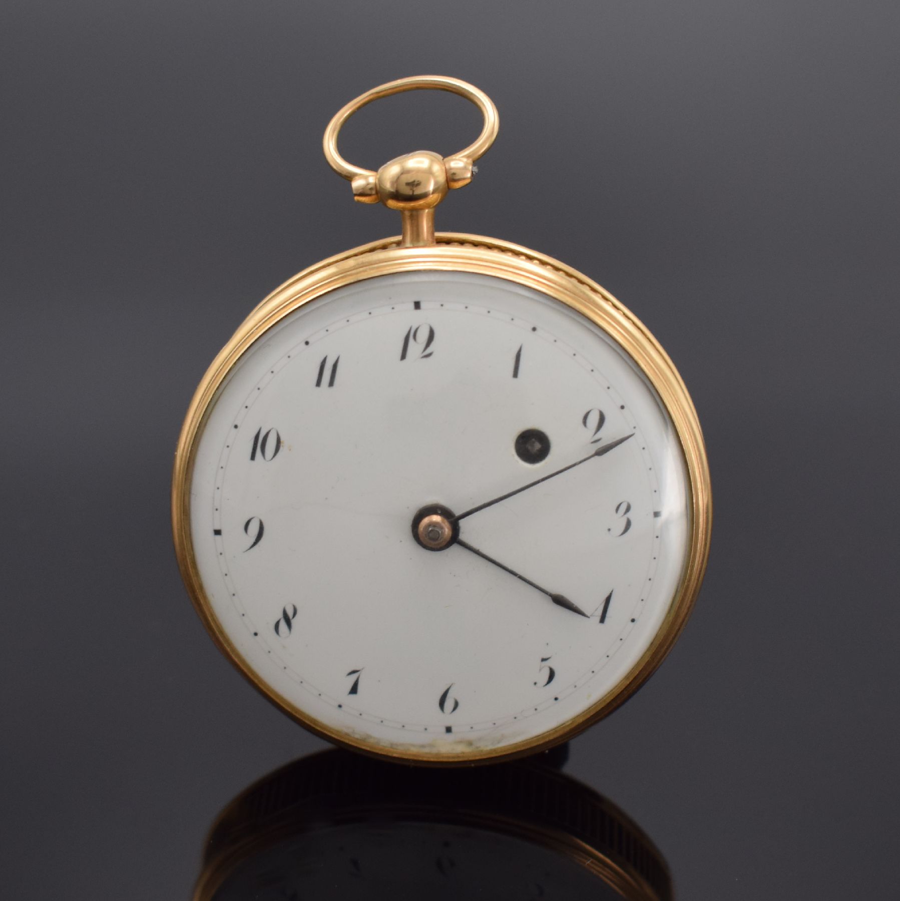 Offene Spindeltaschenuhr bezeichnet Tarault in GG 750/000, Frankreich um 1820, Geh. dell., Scharnierboden & Glasrand, Metallcuvette, Emailzifferbl. ...