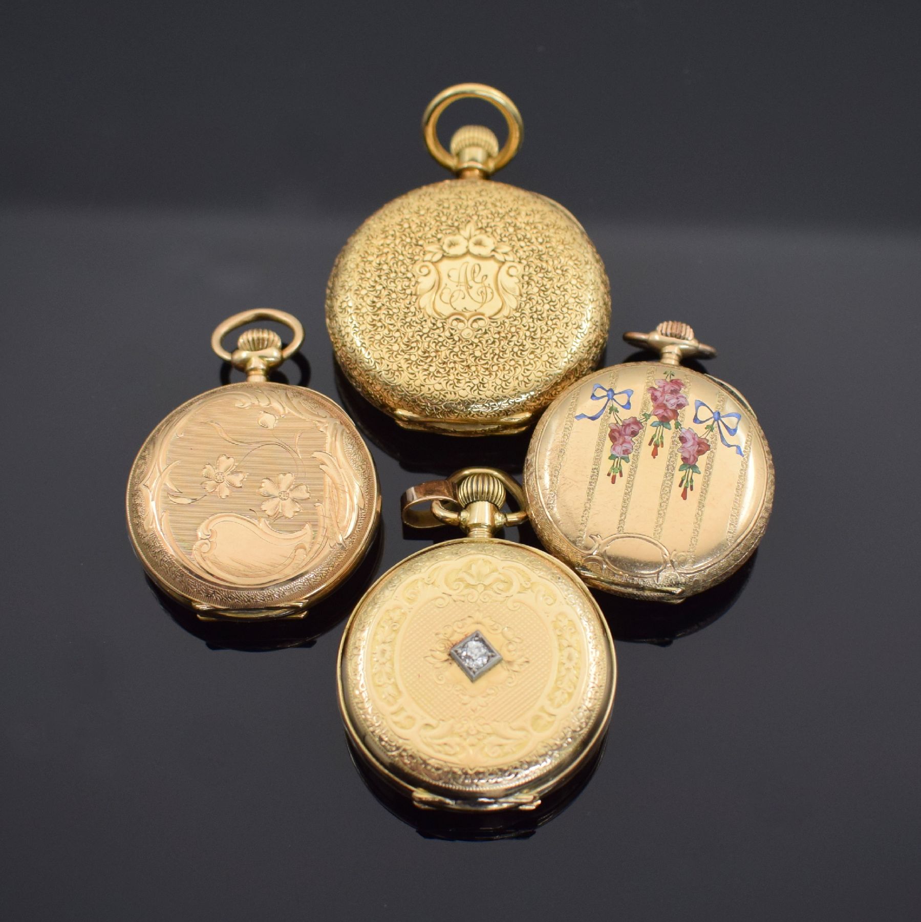 Detail b: 3 offene Damentaschenuhren & 1 Savonette in GG/RoséG 585/000 & 750/000, Schweiz um 1890 -1910, 1x 3 Deckel-Goldgeh. dell., 2x Goldgeh. dell., ...
